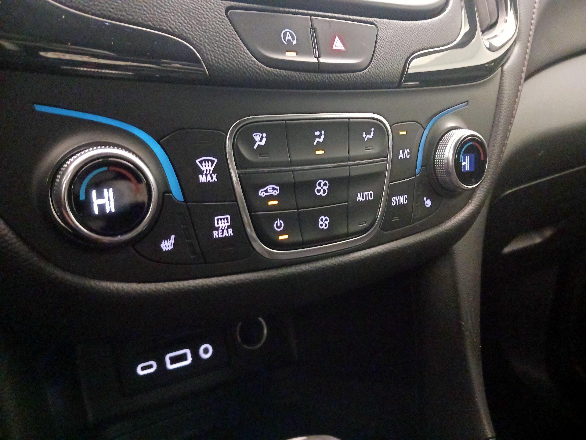 Thumbnail: 2022 Chevrolet Equinox - 16