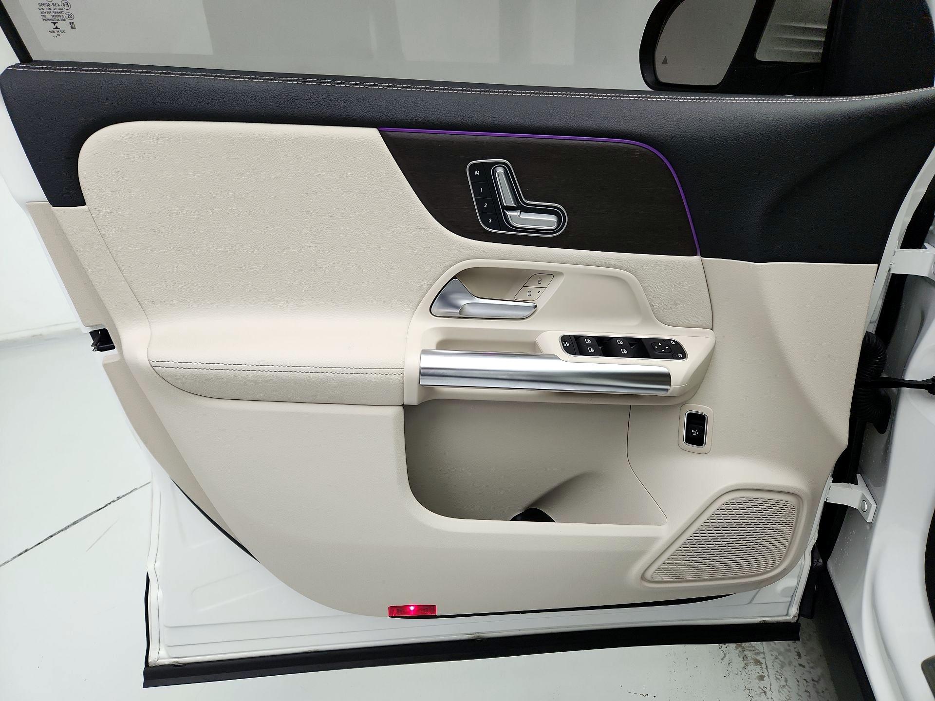 Thumbnail: 2021 Mercedes-Benz GLA - 12