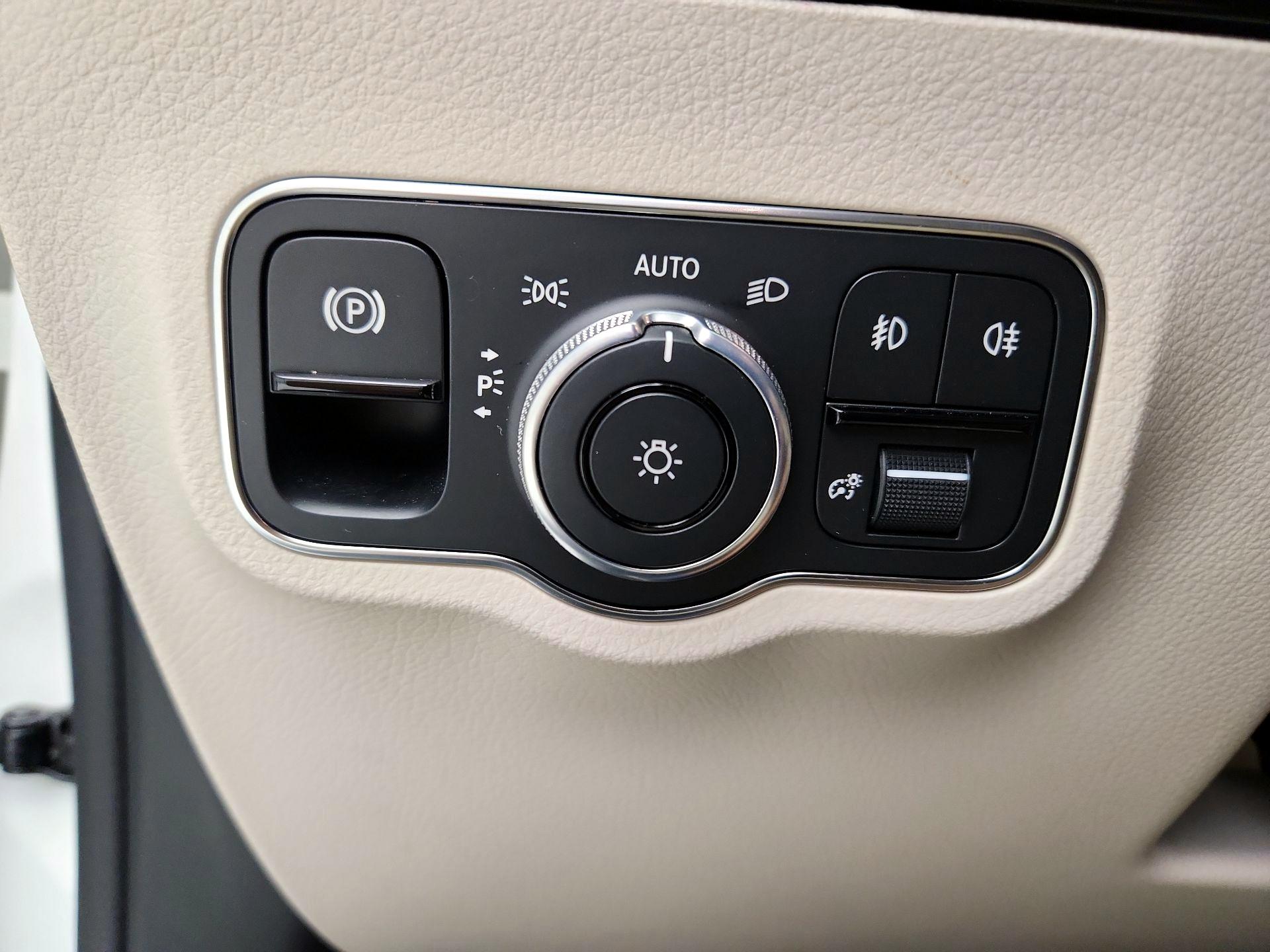 Thumbnail: 2021 Mercedes-Benz GLA - 13