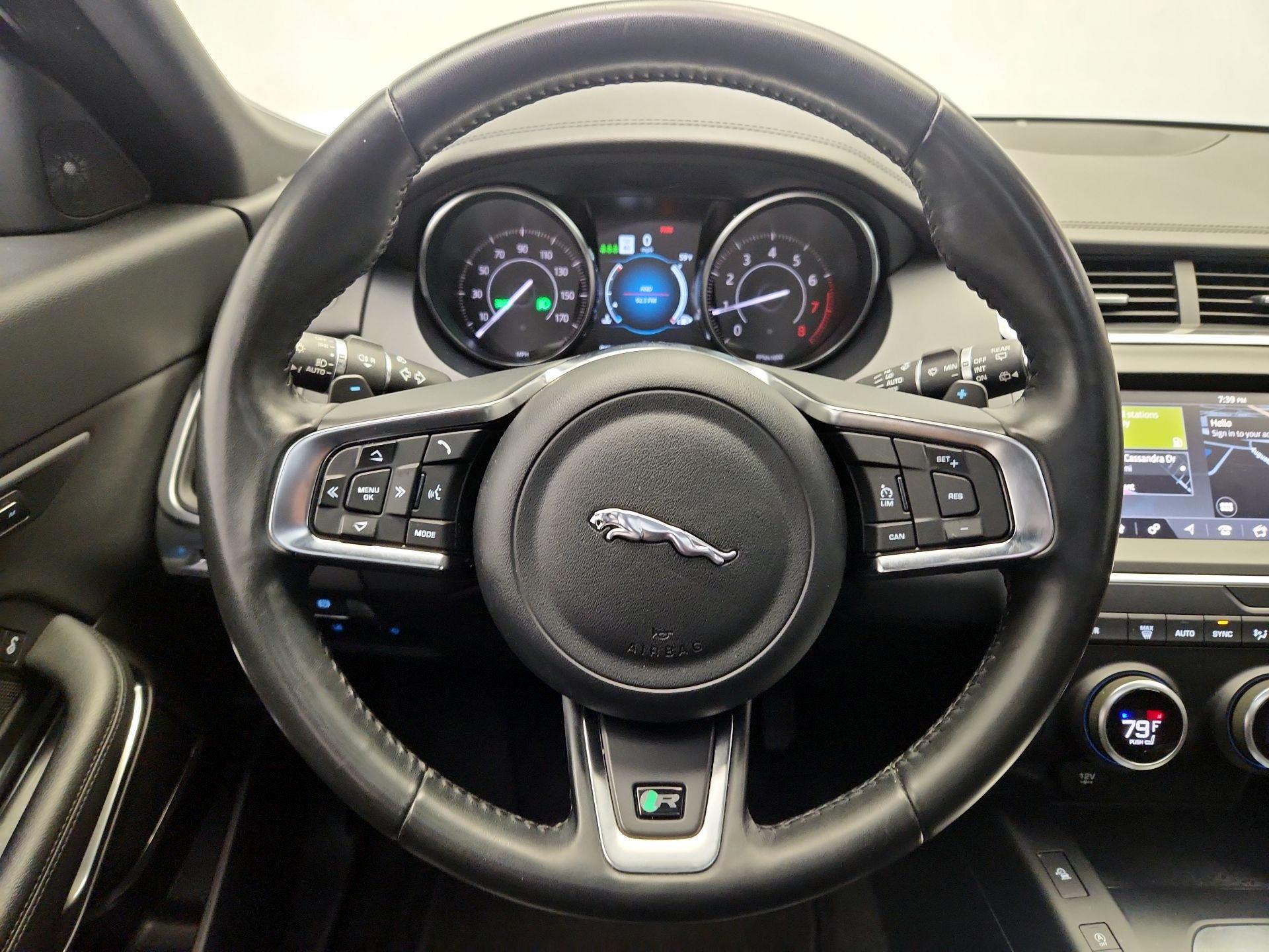 Thumbnail: 2019 Jaguar E-Pace - 10