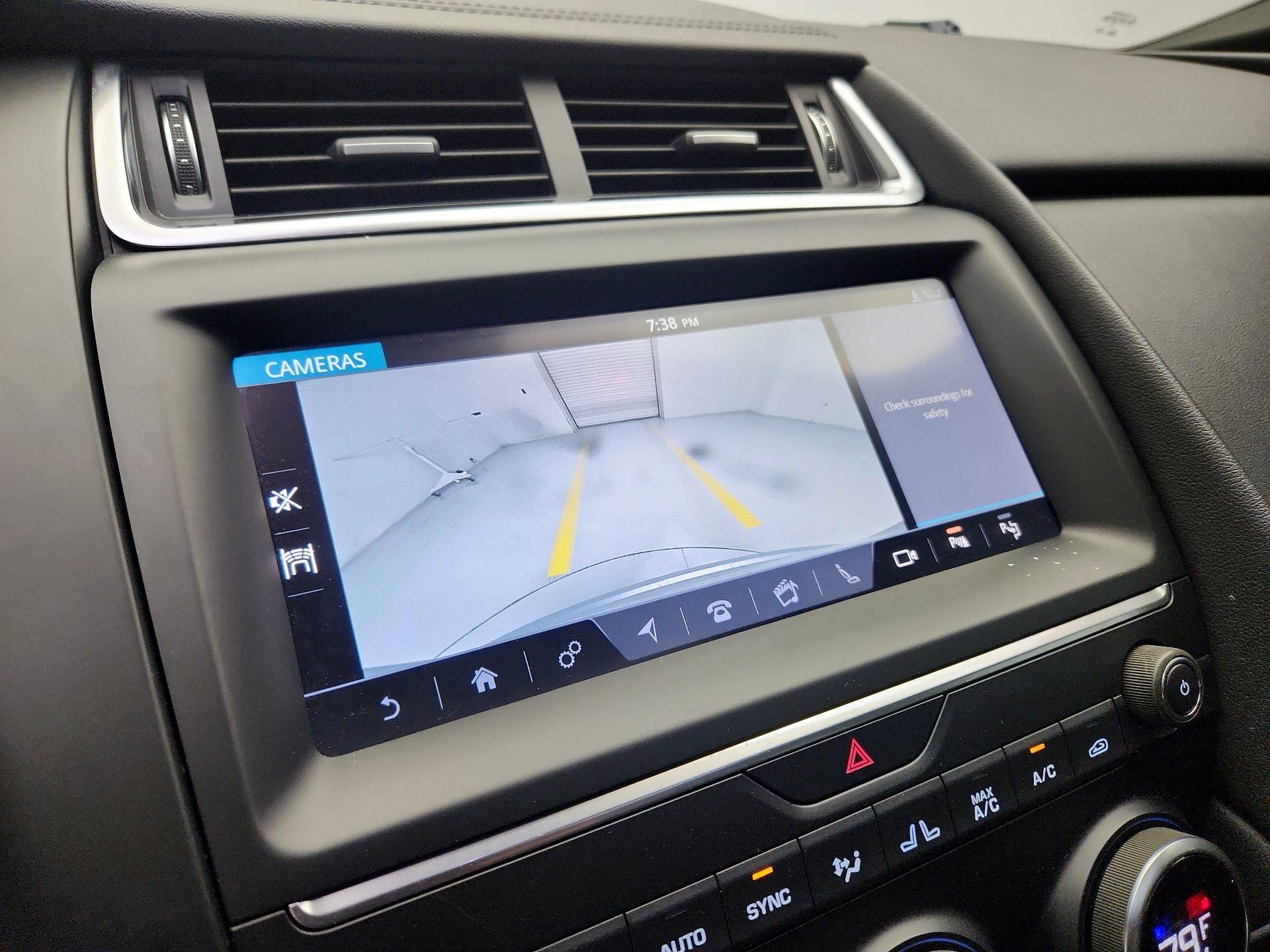 Thumbnail: 2019 Jaguar E-Pace - 15