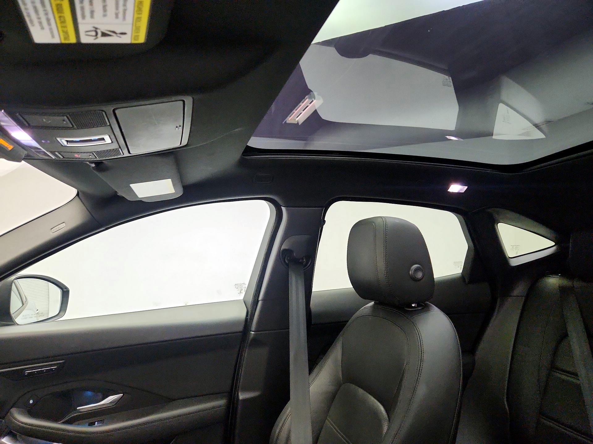 Thumbnail: 2019 Jaguar E-Pace - 20