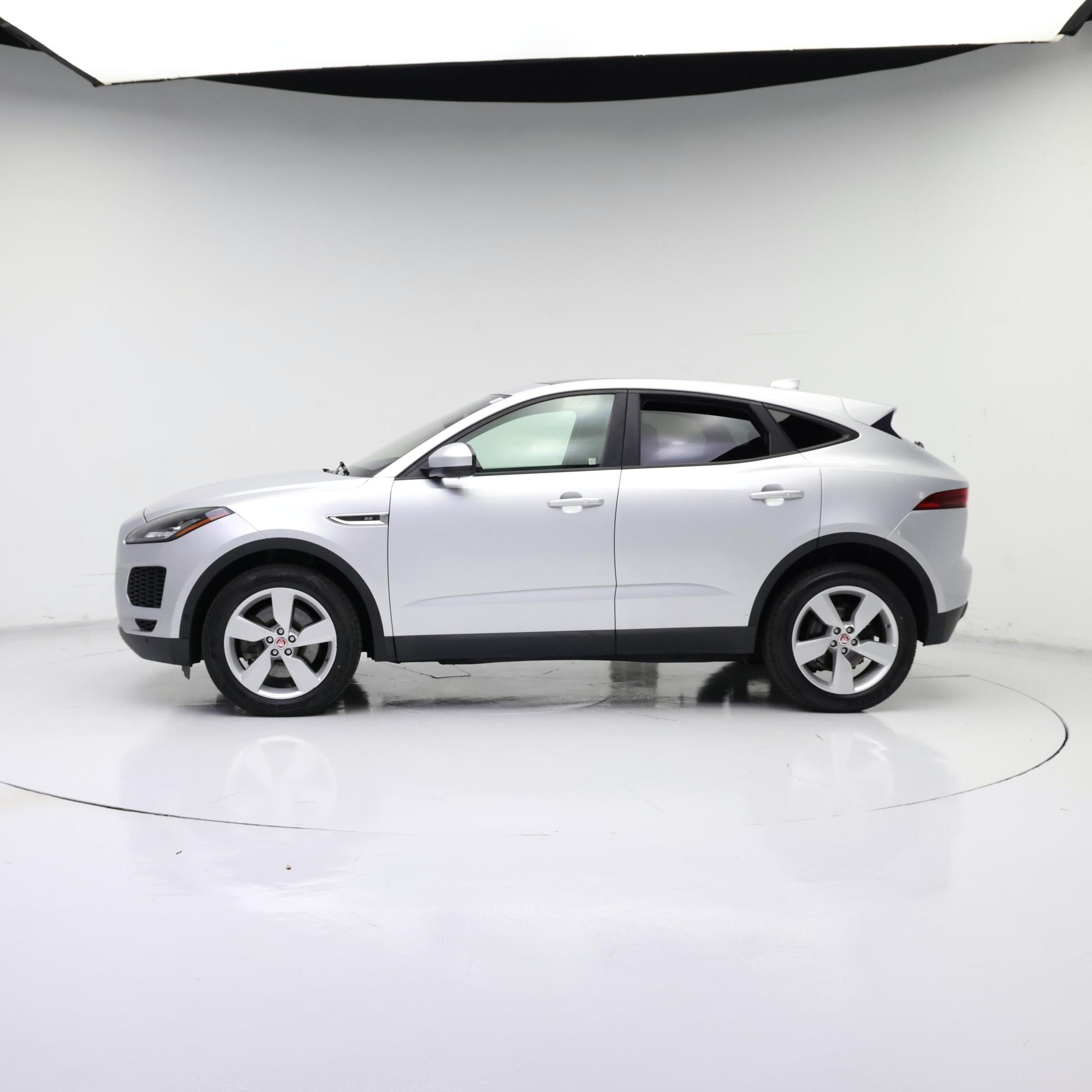 Thumbnail: 2019 Jaguar E-Pace - 3