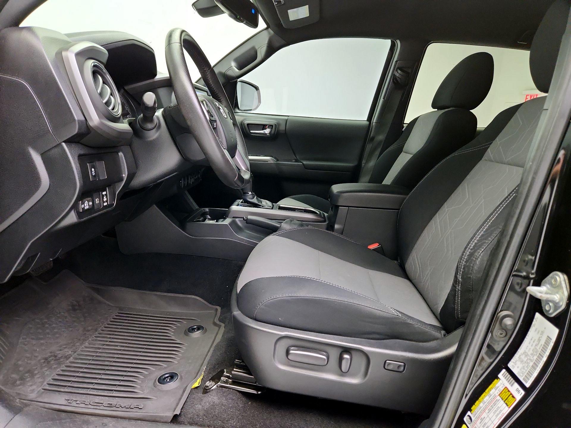 Thumbnail: 2022 Toyota Tacoma - 11