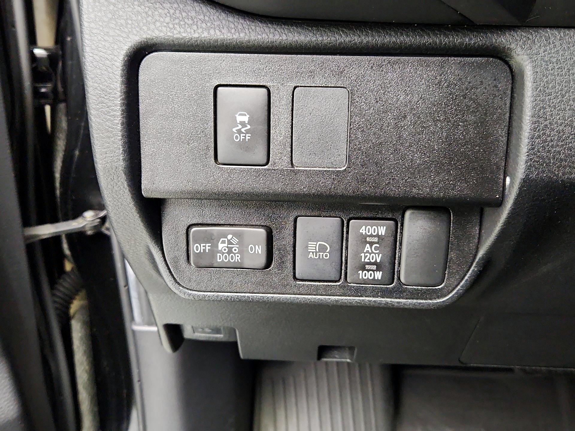 Thumbnail: 2022 Toyota Tacoma - 13