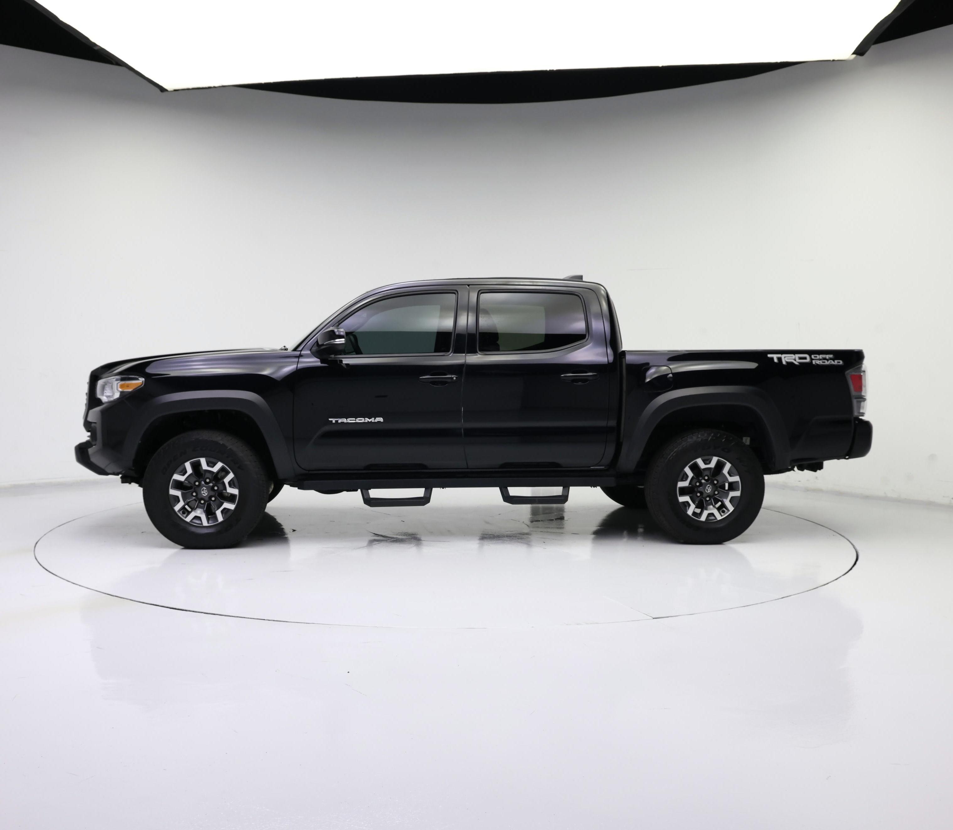 Thumbnail: 2022 Toyota Tacoma - 3