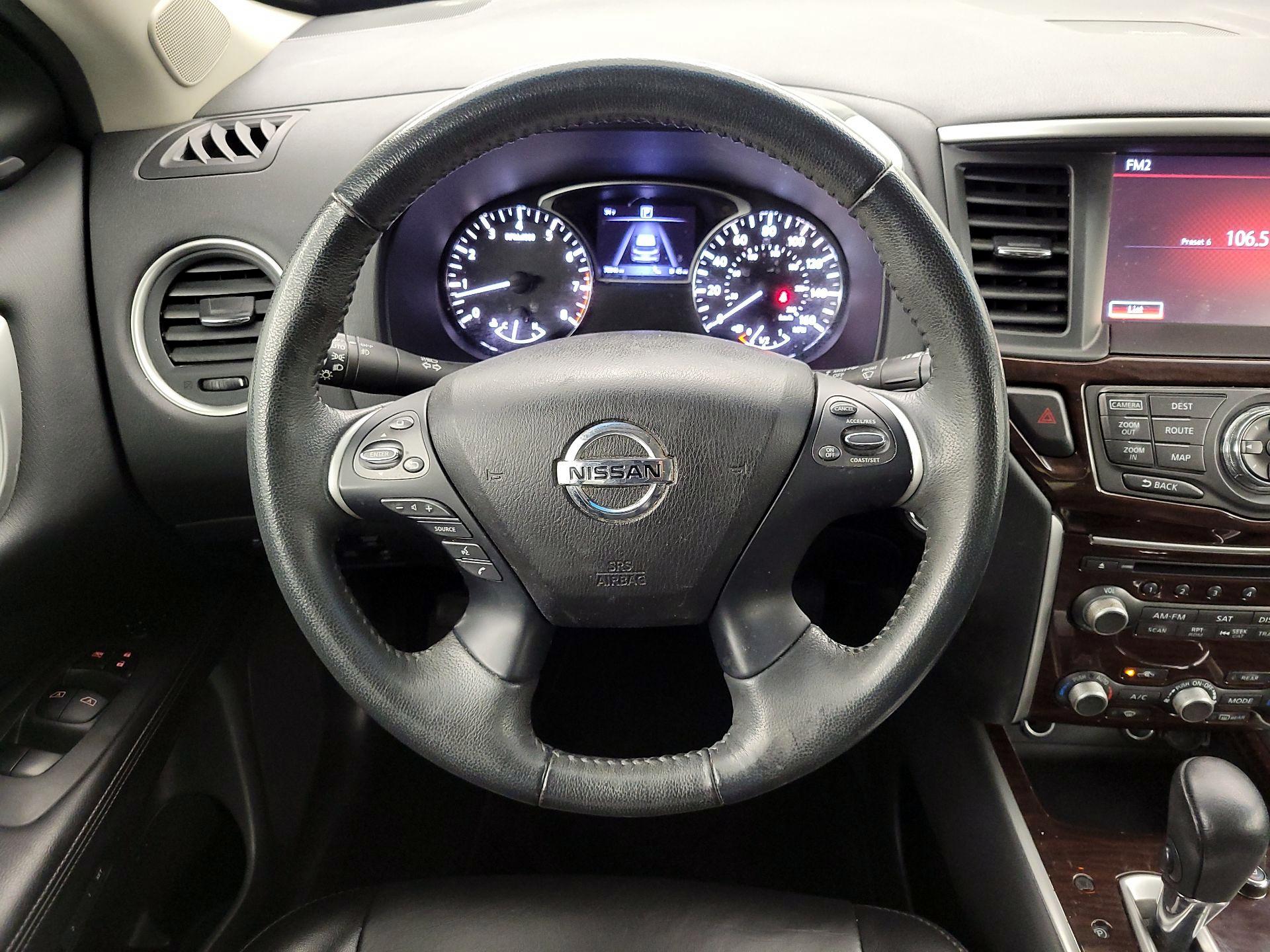 Thumbnail: 2016 Nissan Pathfinder - 10