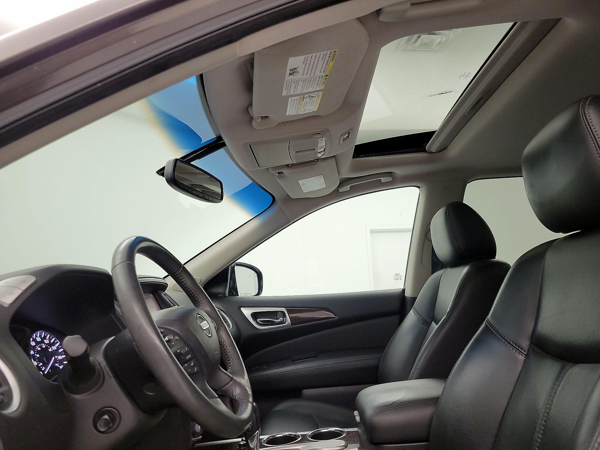 Thumbnail: 2016 Nissan Pathfinder - 20