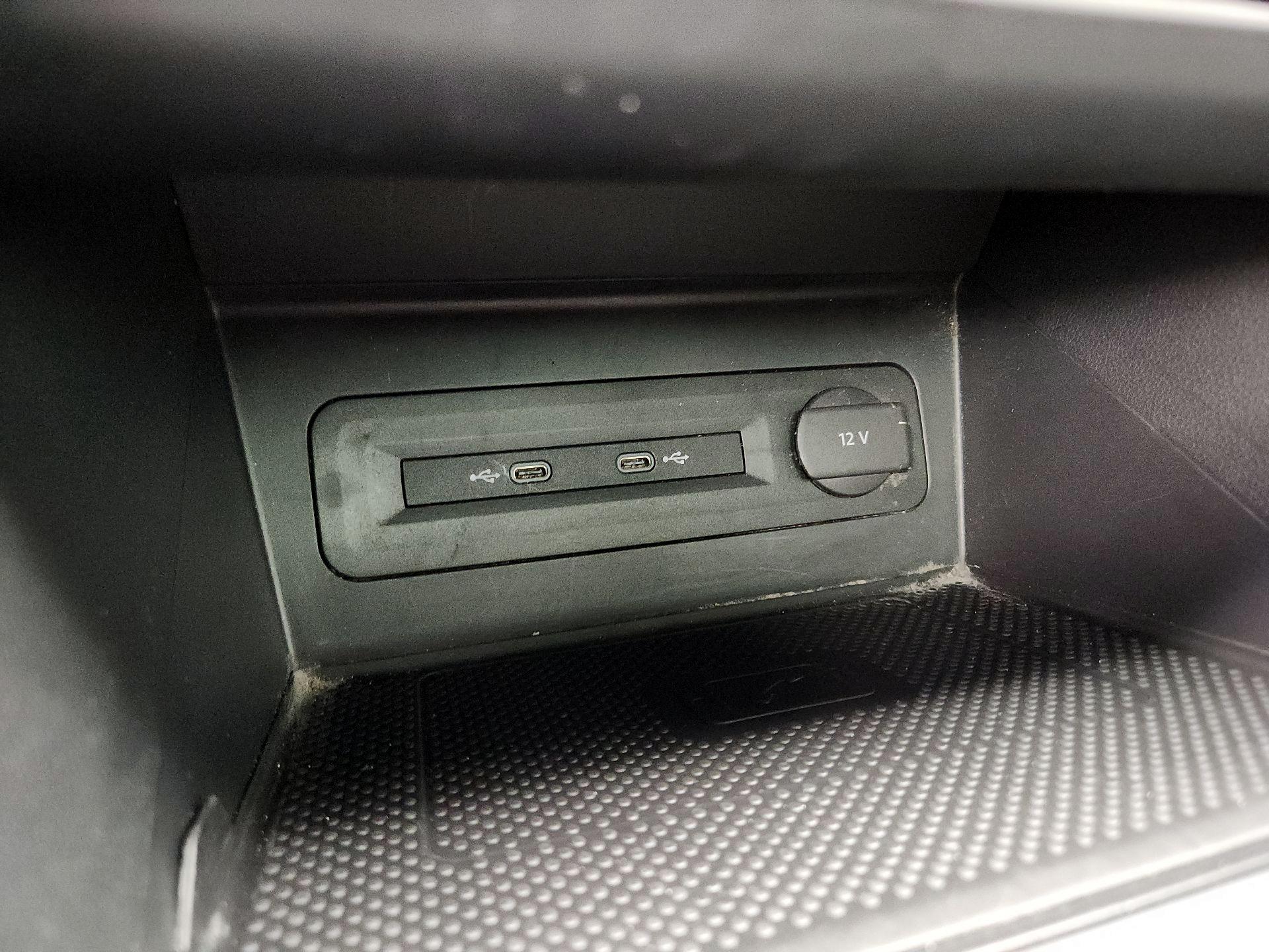 Thumbnail: 2021 Volkswagen Atlas - 18