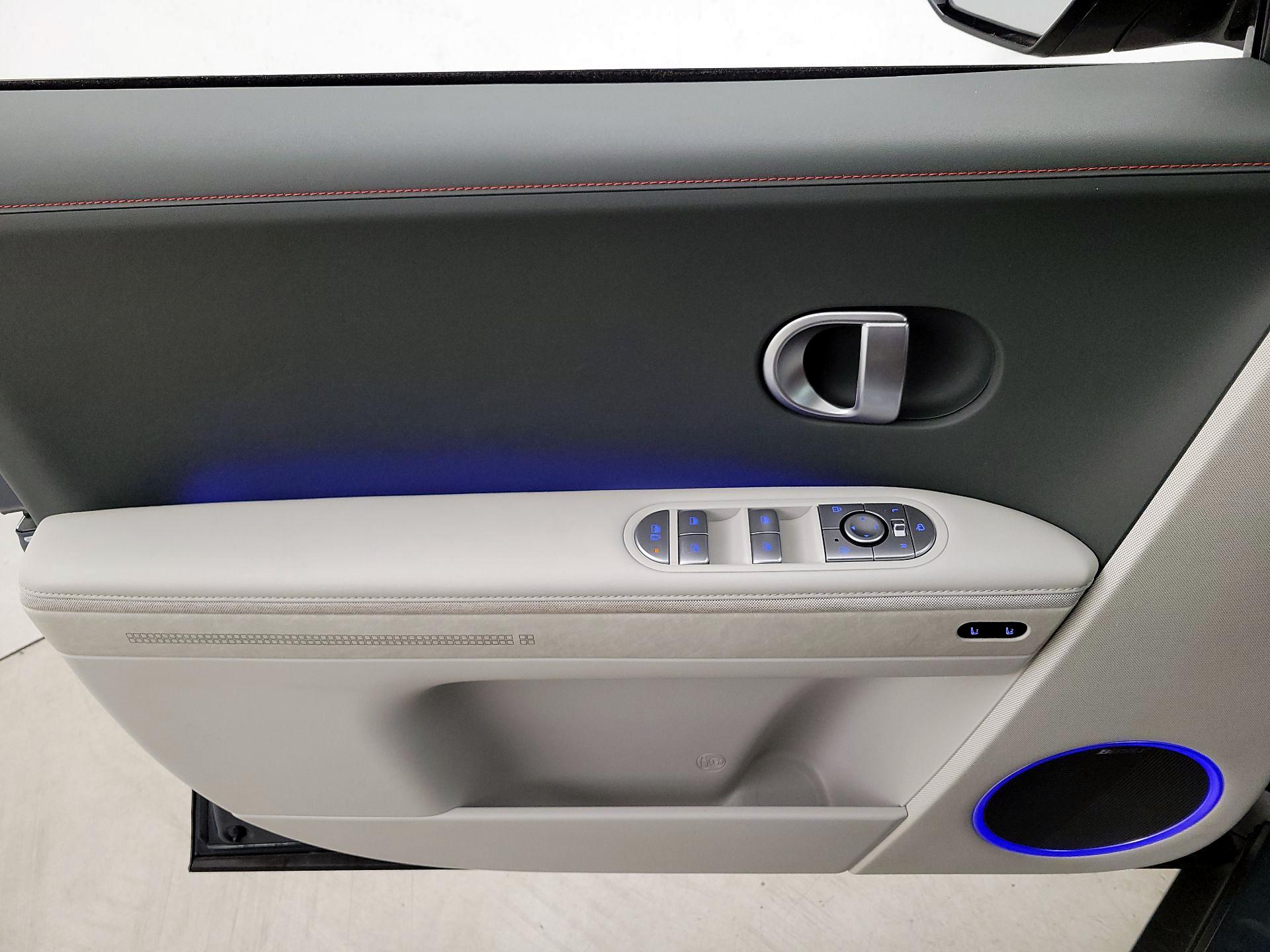 Thumbnail: 2023 Hyundai Ioniq 5 - 12