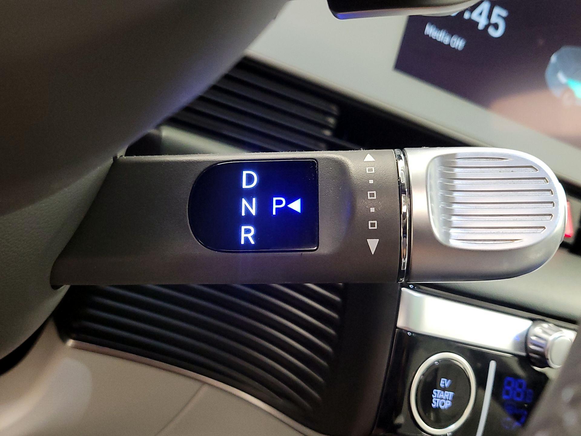 Thumbnail: 2023 Hyundai Ioniq 5 - 18