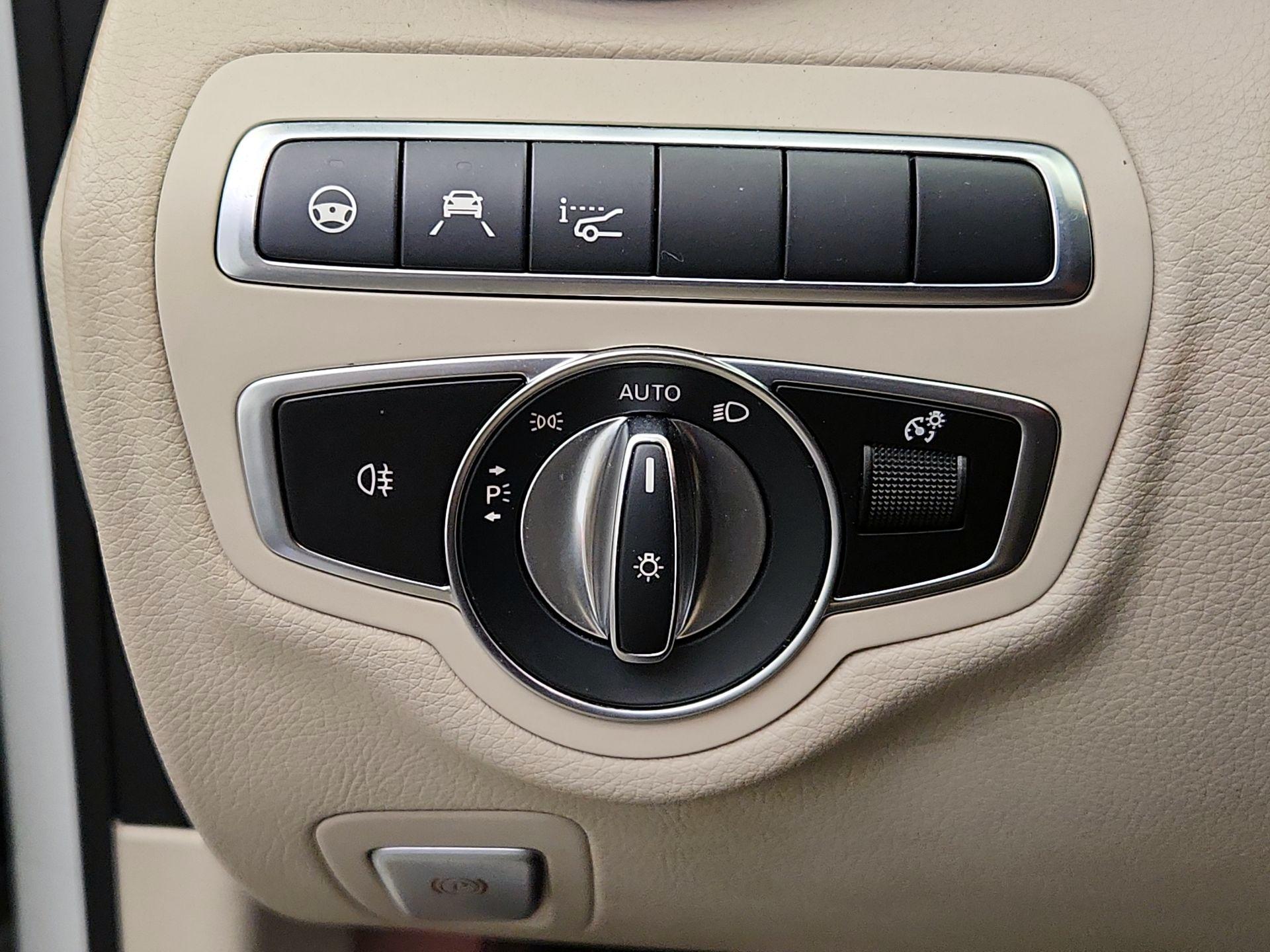 Thumbnail: 2021 Mercedes-Benz C-Class - 13