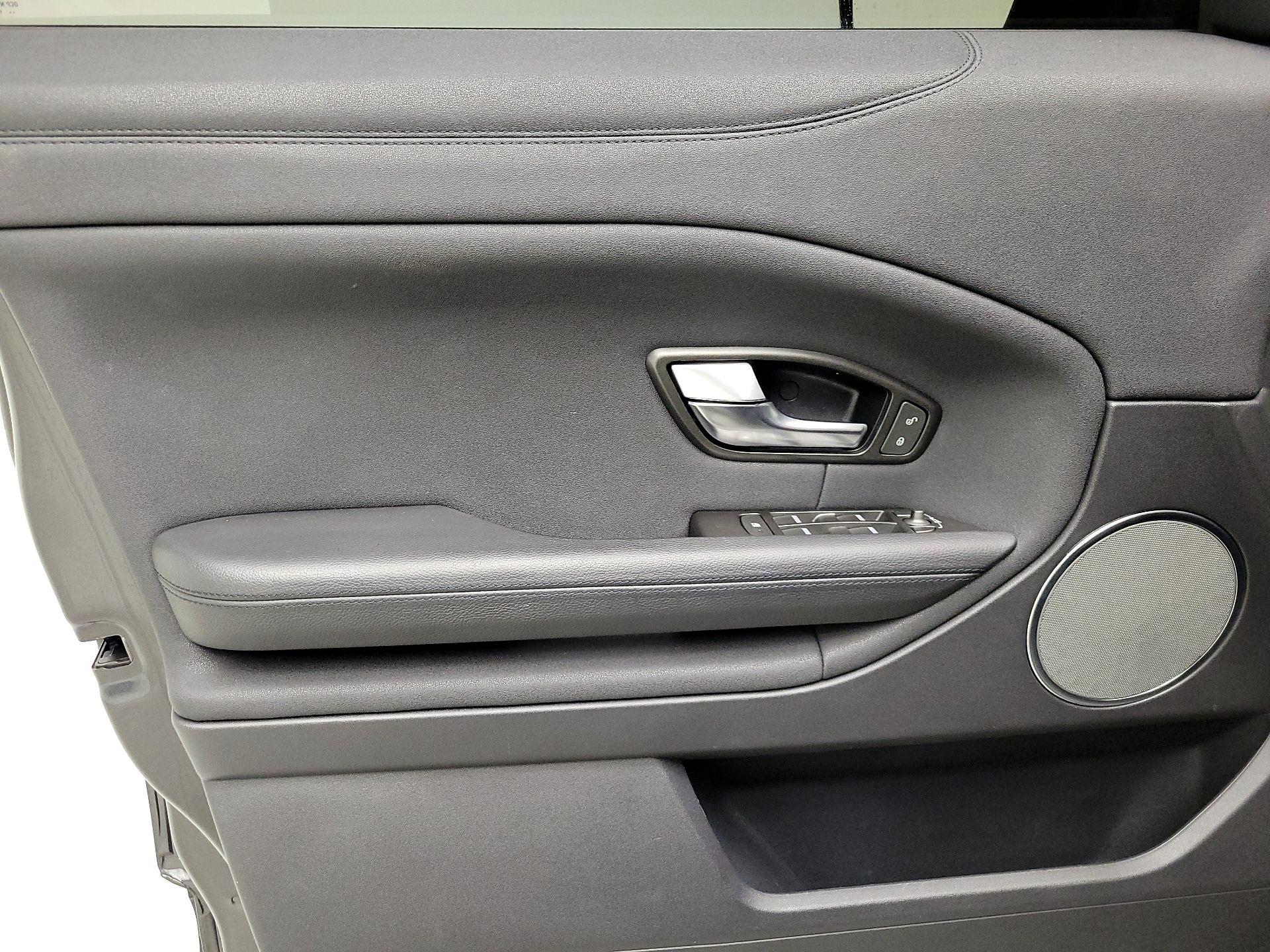 Thumbnail: 2018 Land Rover Range Rover Evoque - 10