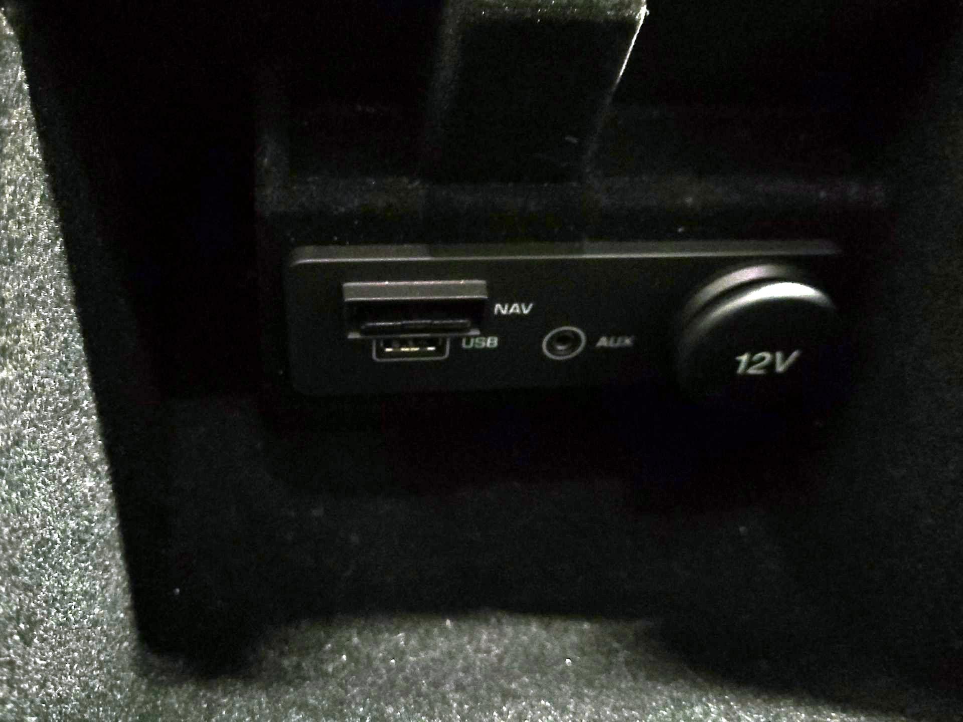 Thumbnail: 2018 Land Rover Range Rover Evoque - 17