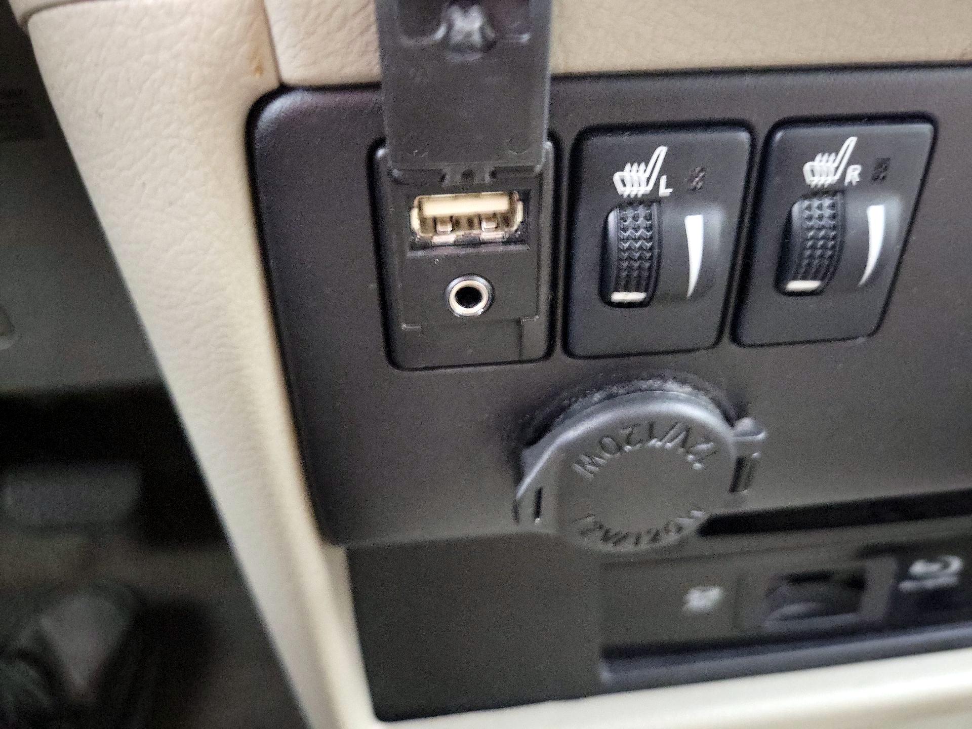 Thumbnail: 2017 Toyota Sienna - 18