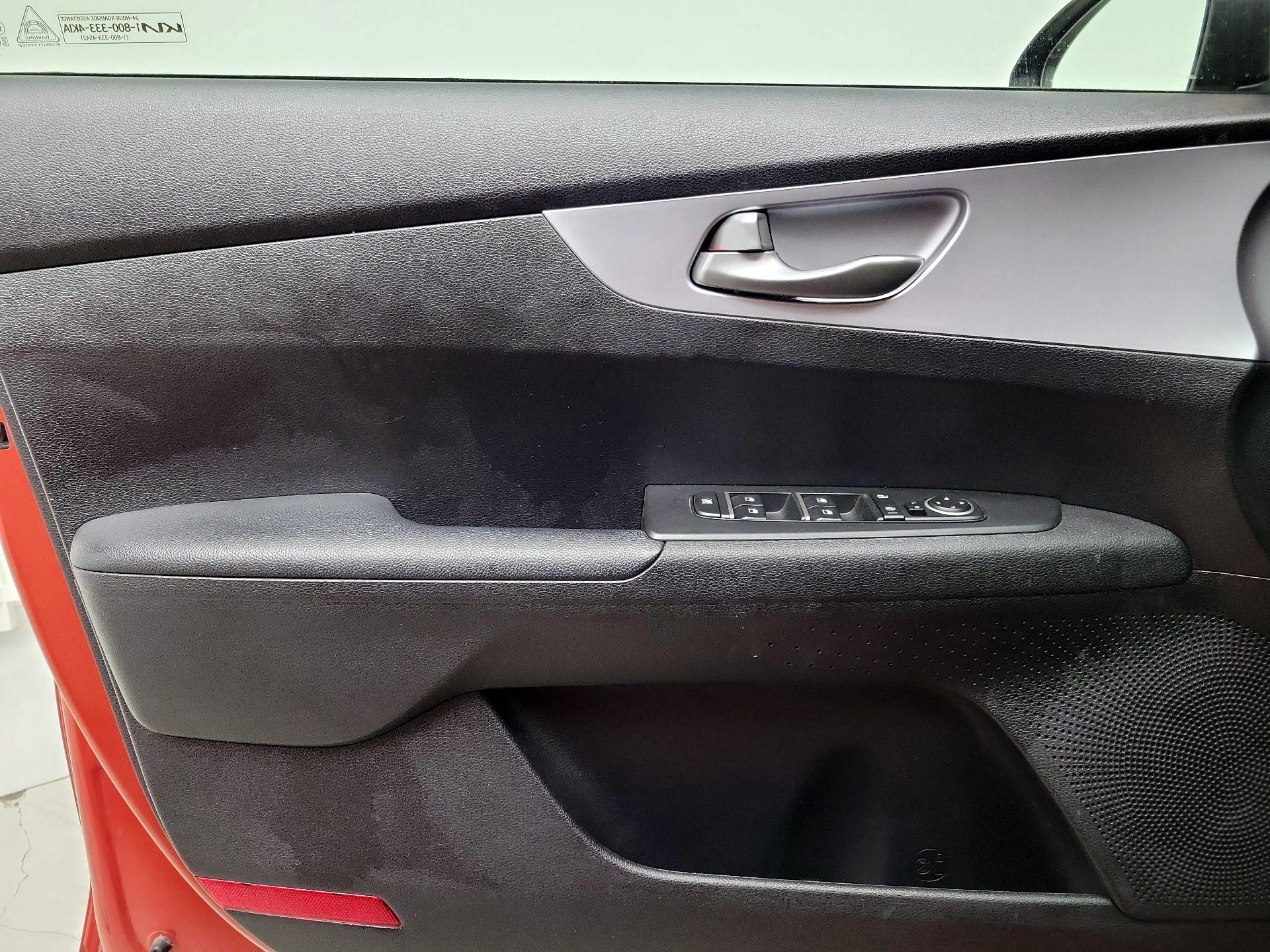 Thumbnail: 2022 Kia Forte - 12