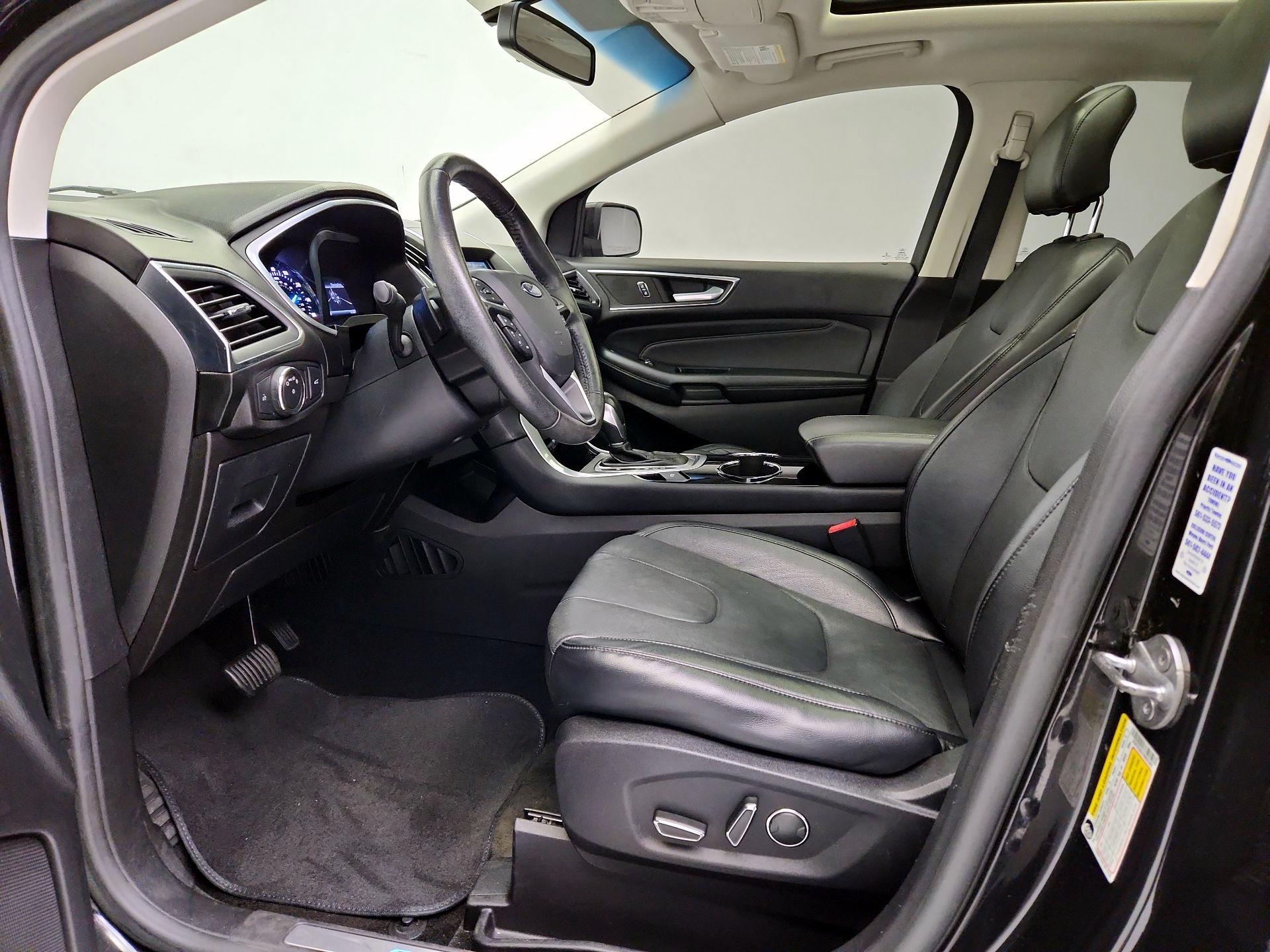 Thumbnail: 2015 Ford Edge - 11