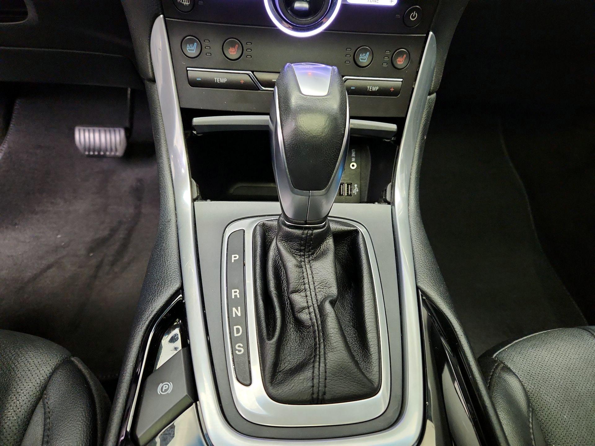 Thumbnail: 2015 Ford Edge - 18