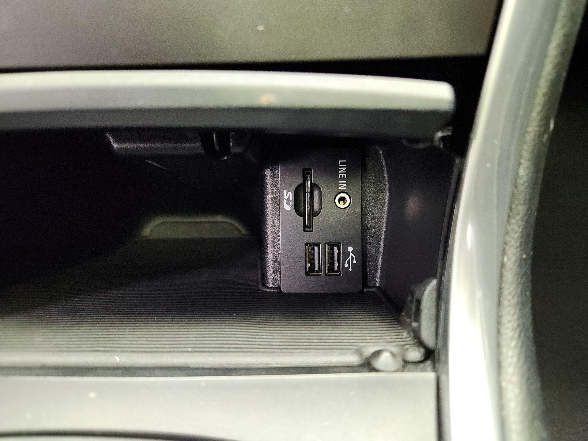 Thumbnail: 2015 Ford Edge - 19