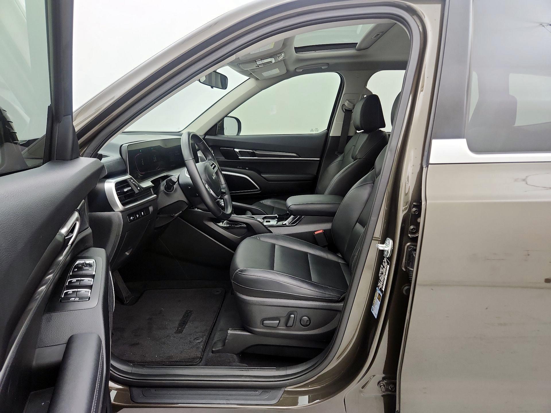 Thumbnail: 2023 Kia Telluride - 11