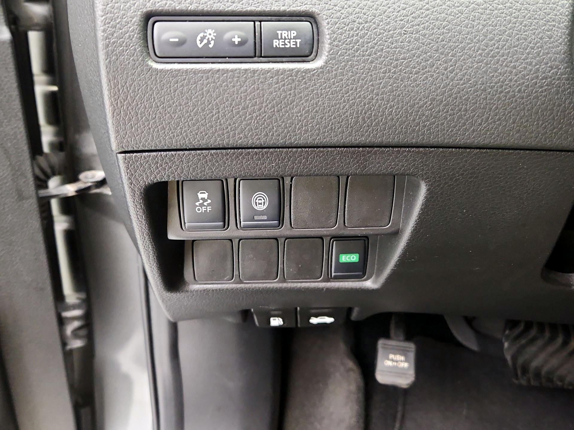 Thumbnail: 2019 Nissan Rogue Sport - 13