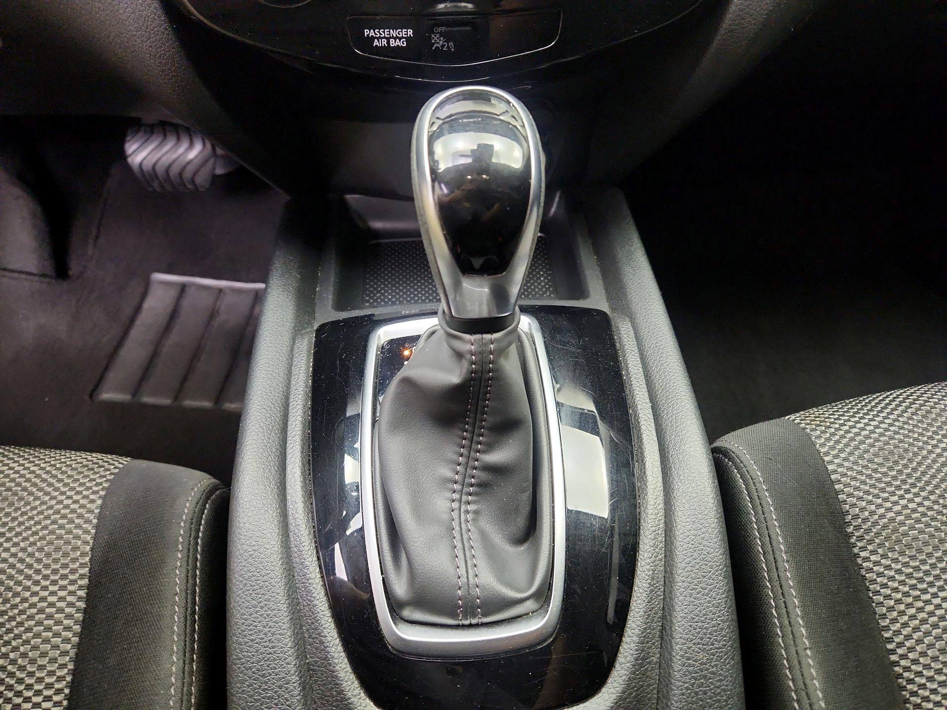 Thumbnail: 2019 Nissan Rogue Sport - 17