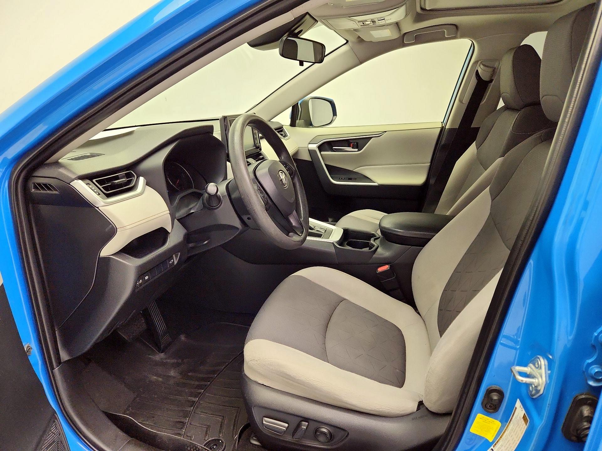 Thumbnail: 2019 Toyota RAV4 - 11