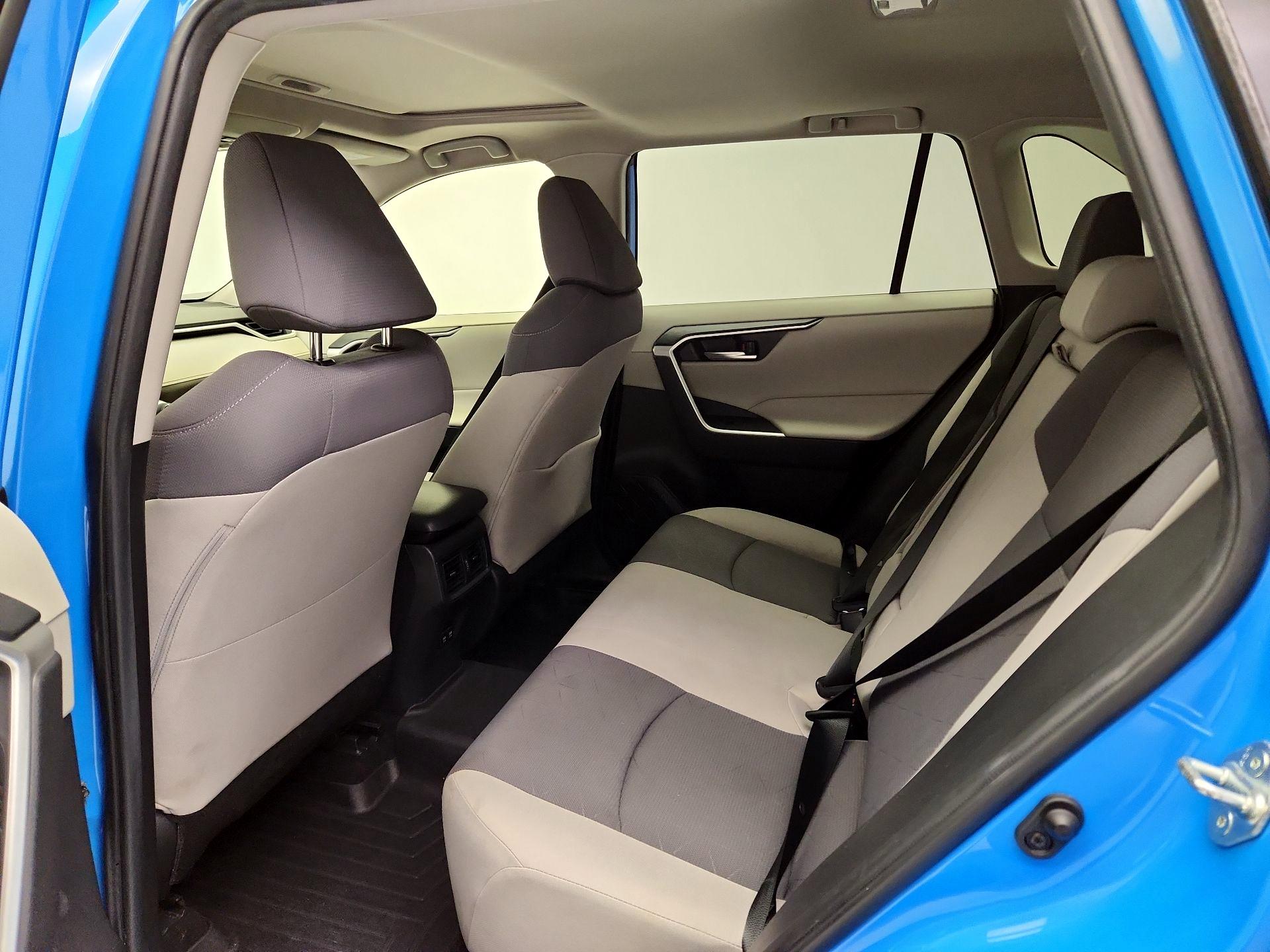 Thumbnail: 2019 Toyota RAV4 - 20