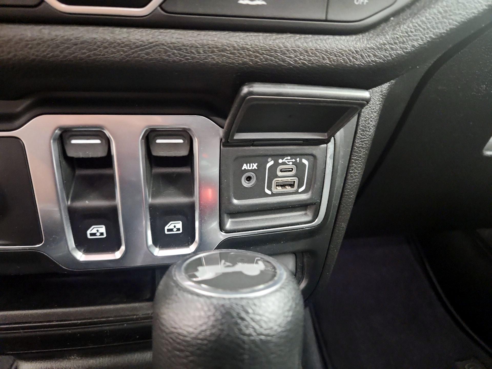 Thumbnail: 2024 Jeep Wrangler - 18