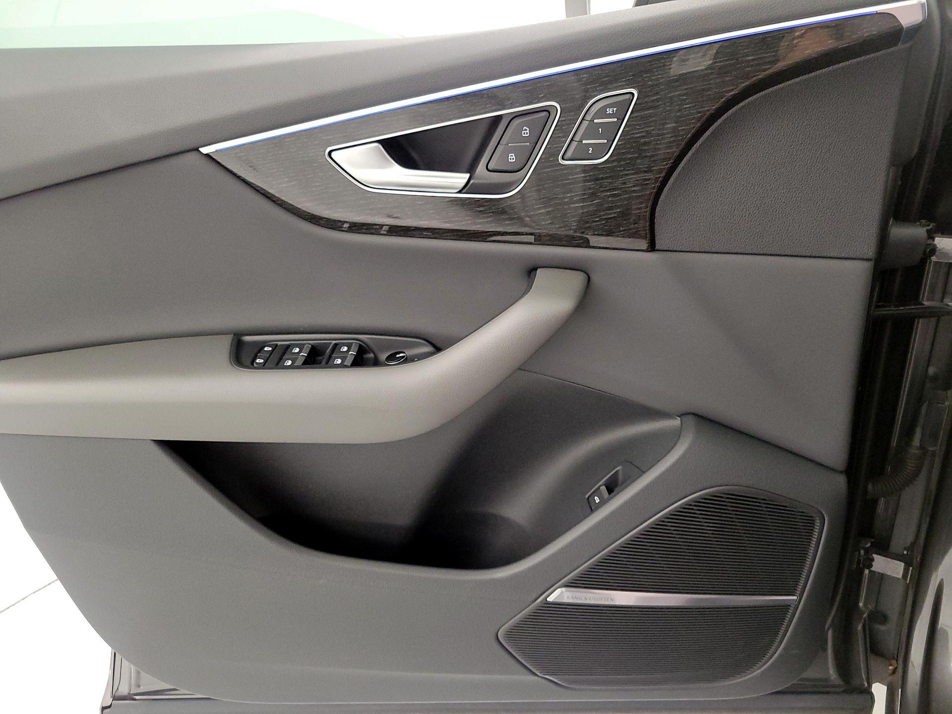 Thumbnail: 2019 Audi Q8 - 12