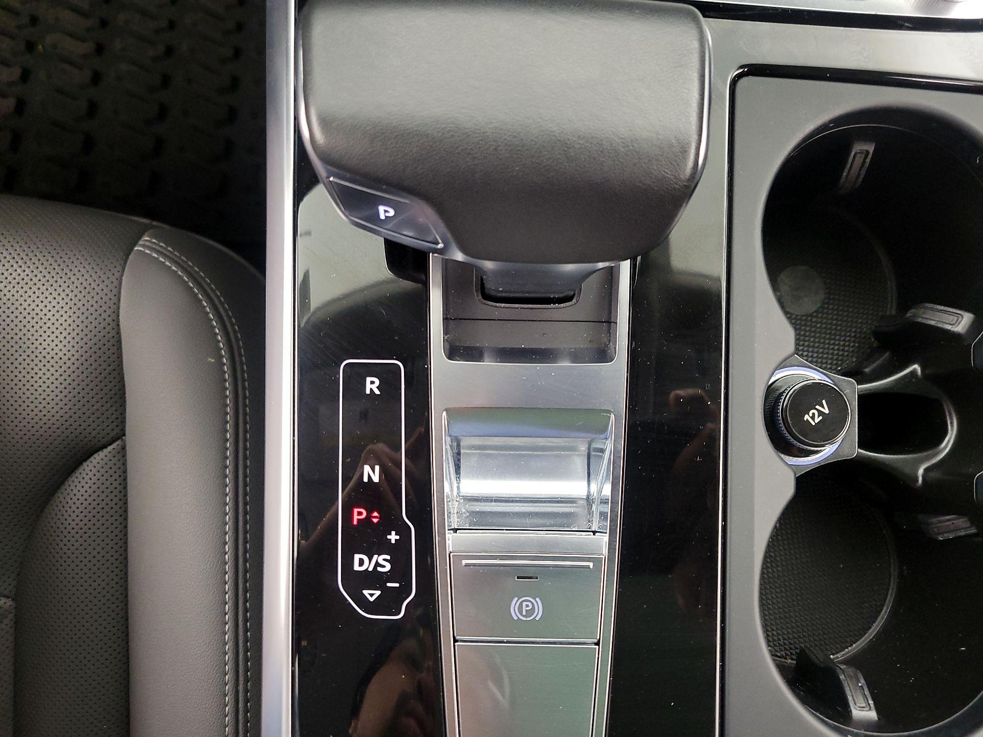 Thumbnail: 2019 Audi Q8 - 18