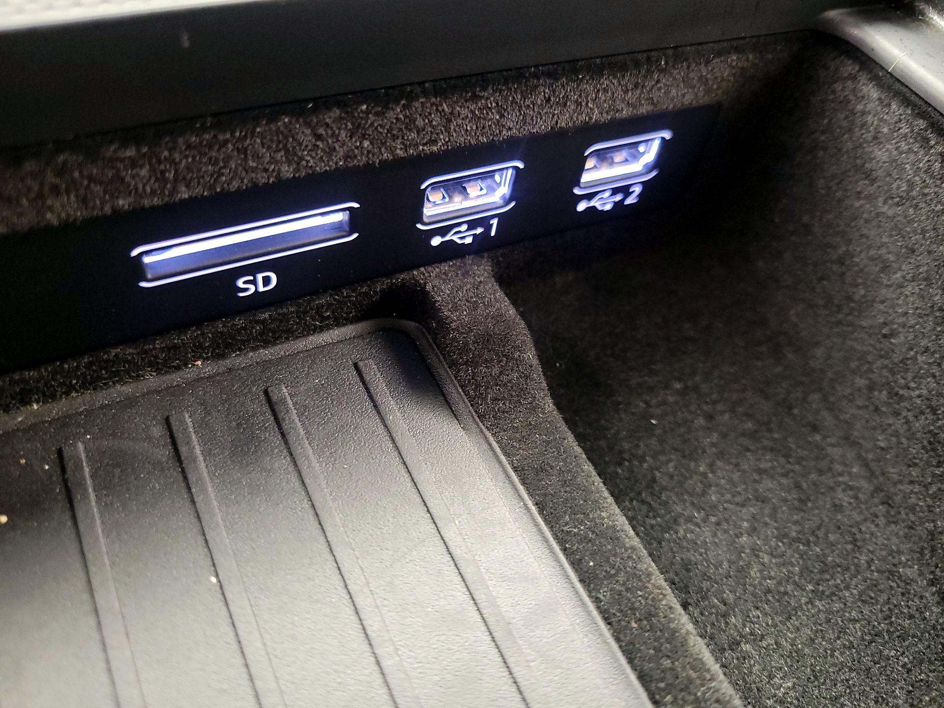 Thumbnail: 2019 Audi Q8 - 19