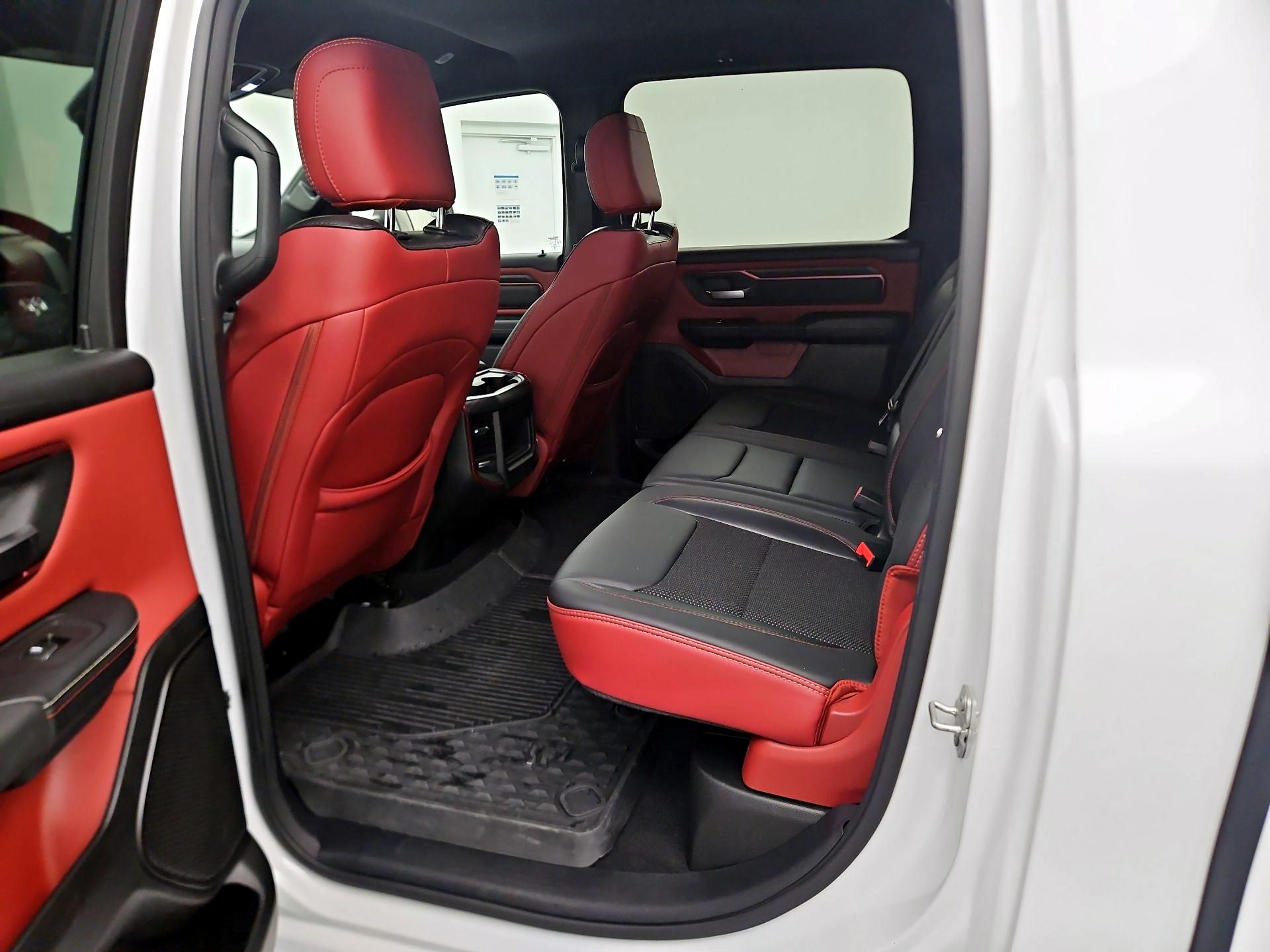 Thumbnail: 2025 RAM 1500 - 18