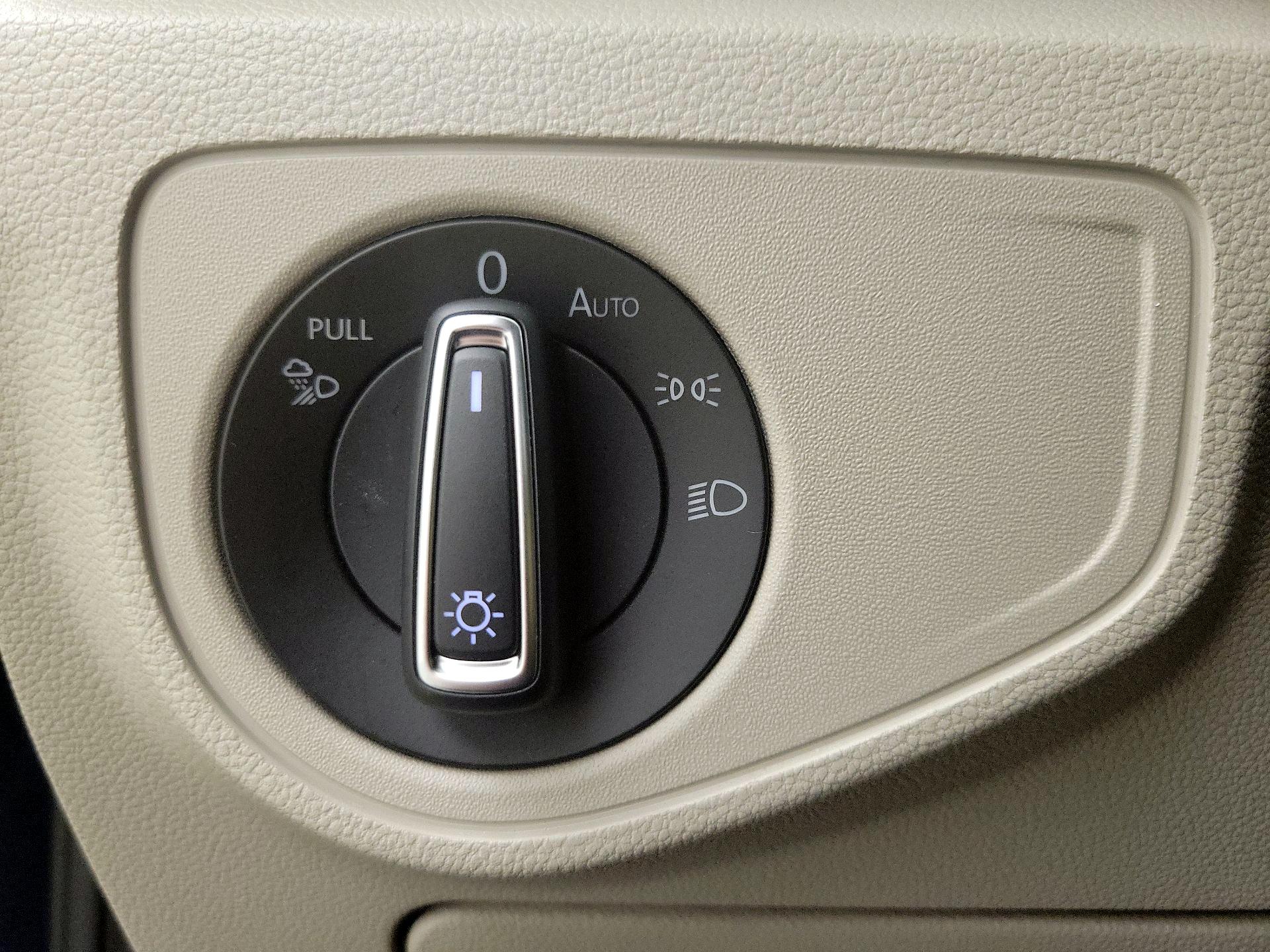 Thumbnail: 2022 Volkswagen Atlas - 13