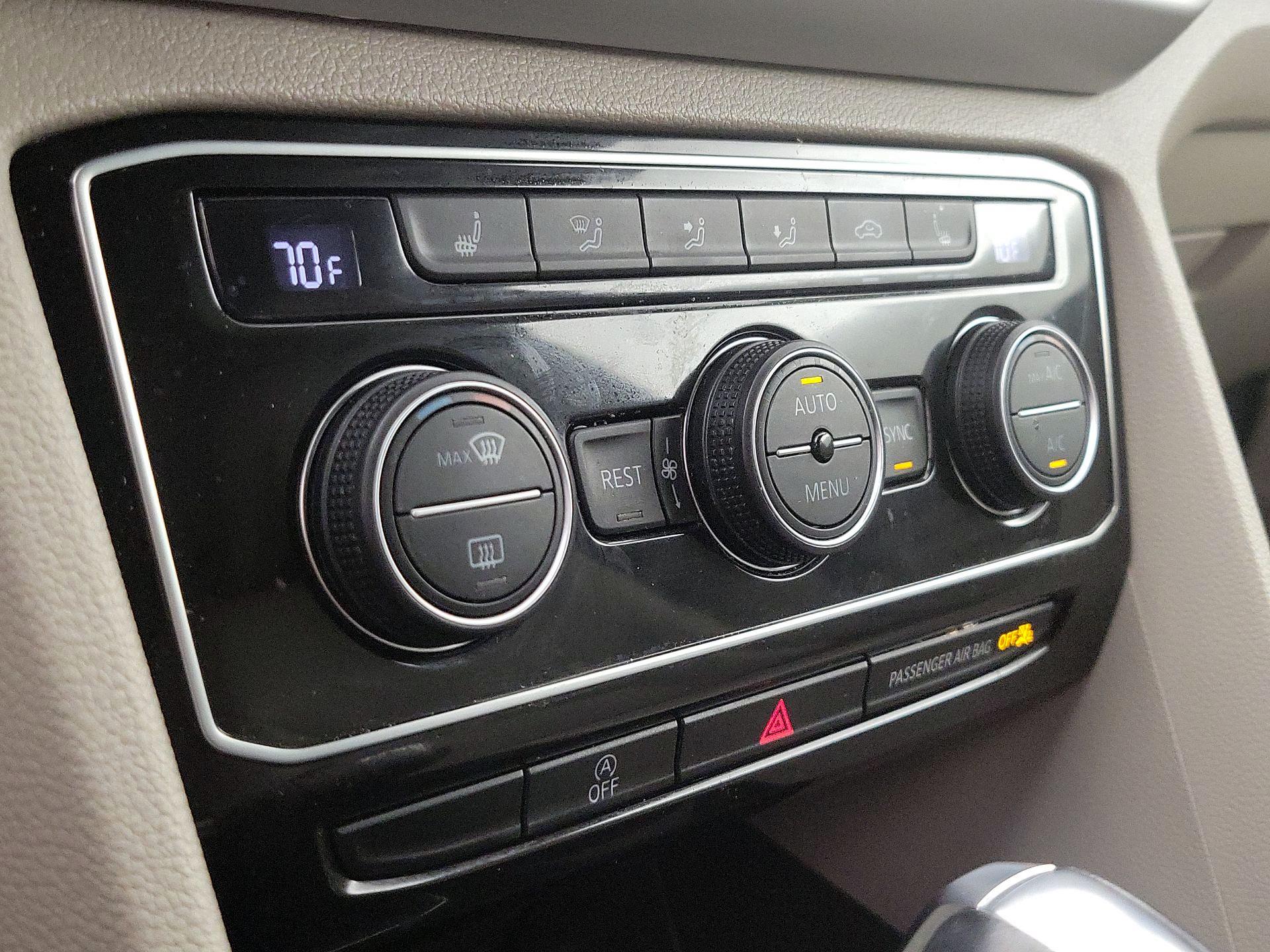 Thumbnail: 2022 Volkswagen Atlas - 16