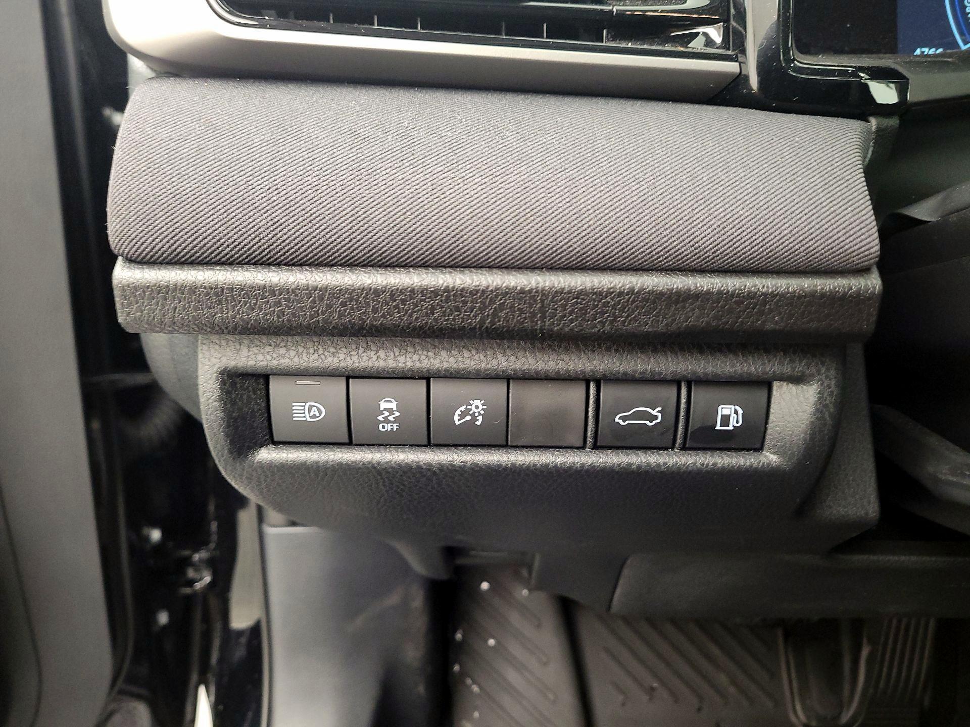 Thumbnail: 2025 Toyota Camry - 13