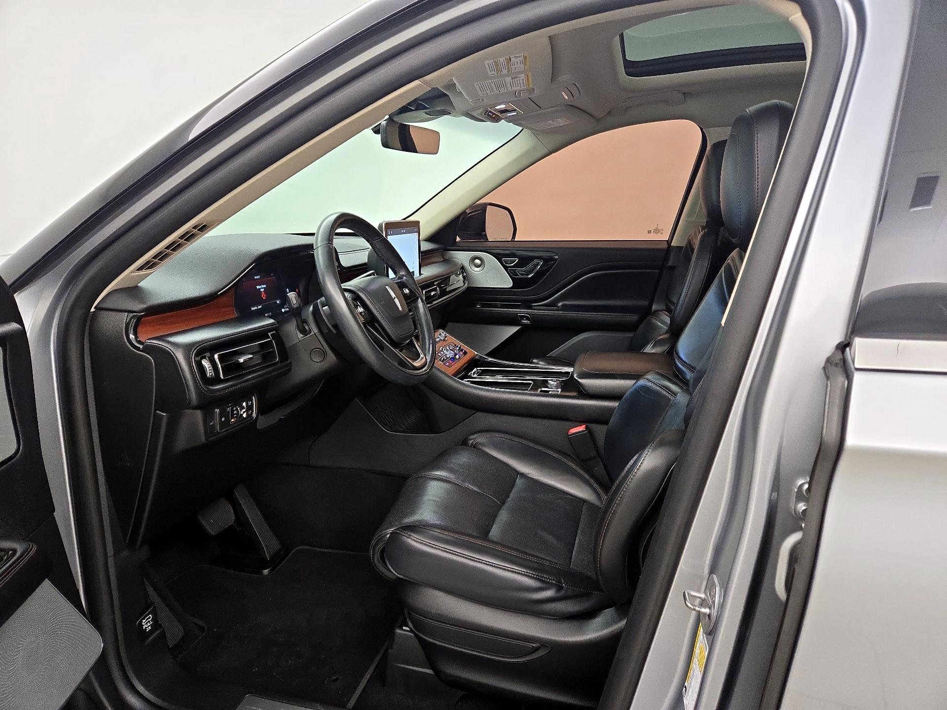 Thumbnail: 2020 Lincoln Aviator - 11