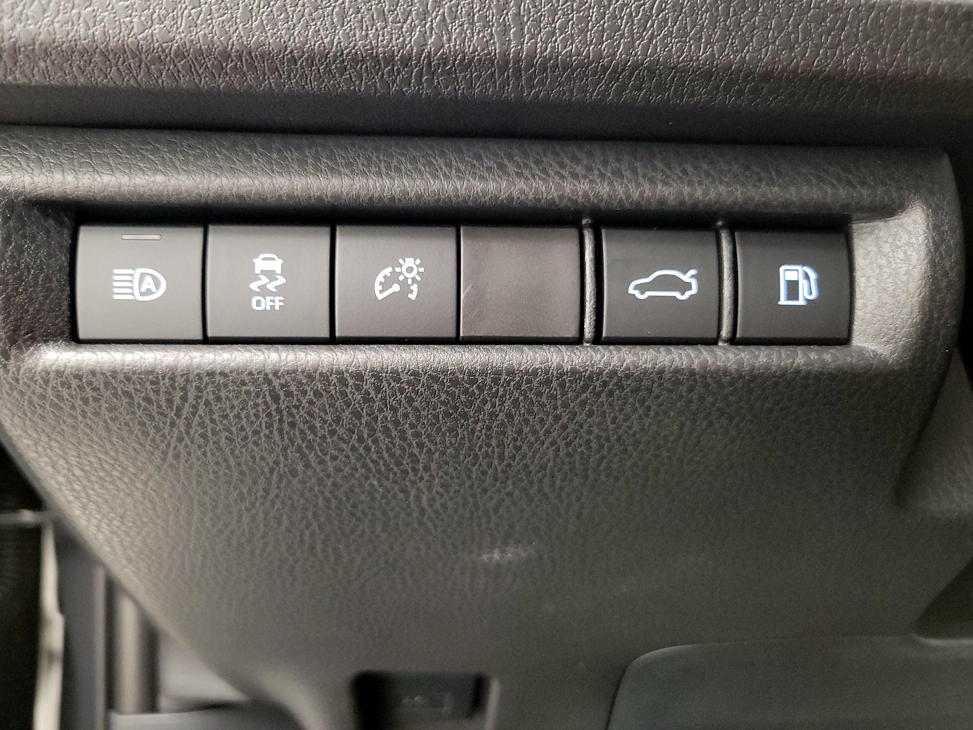 Thumbnail: 2025 Toyota Camry - 13