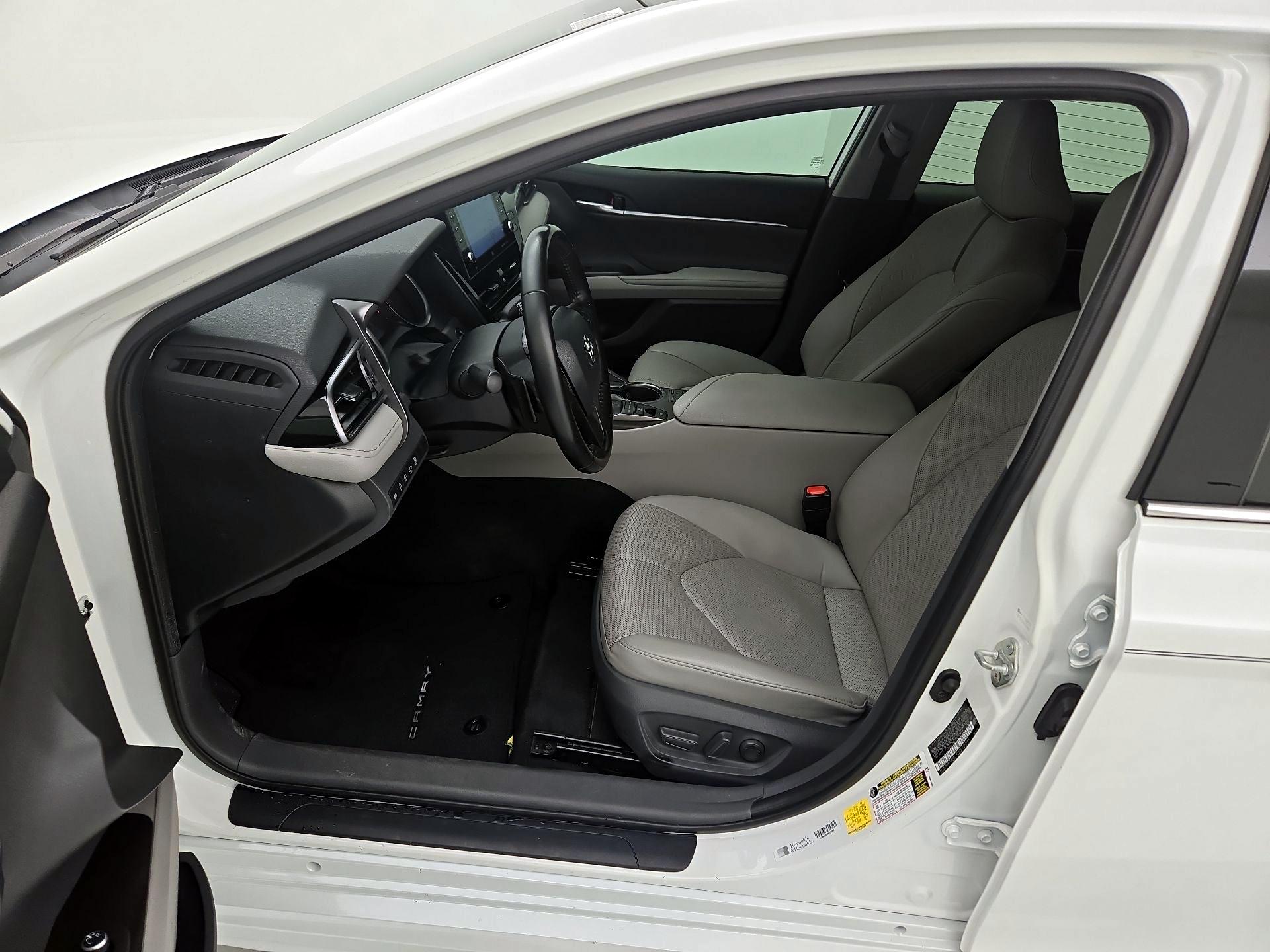 Thumbnail: 2021 Toyota Camry - 11