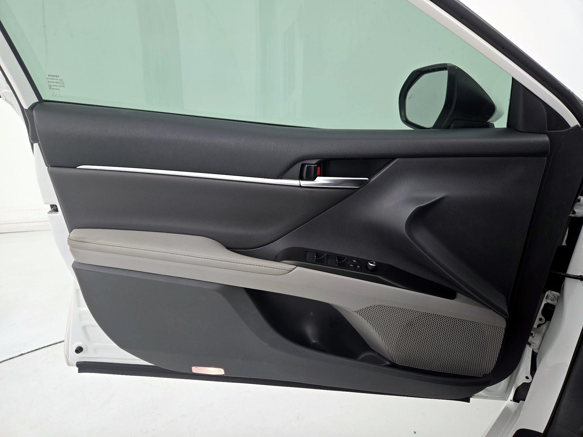 Thumbnail: 2021 Toyota Camry - 12