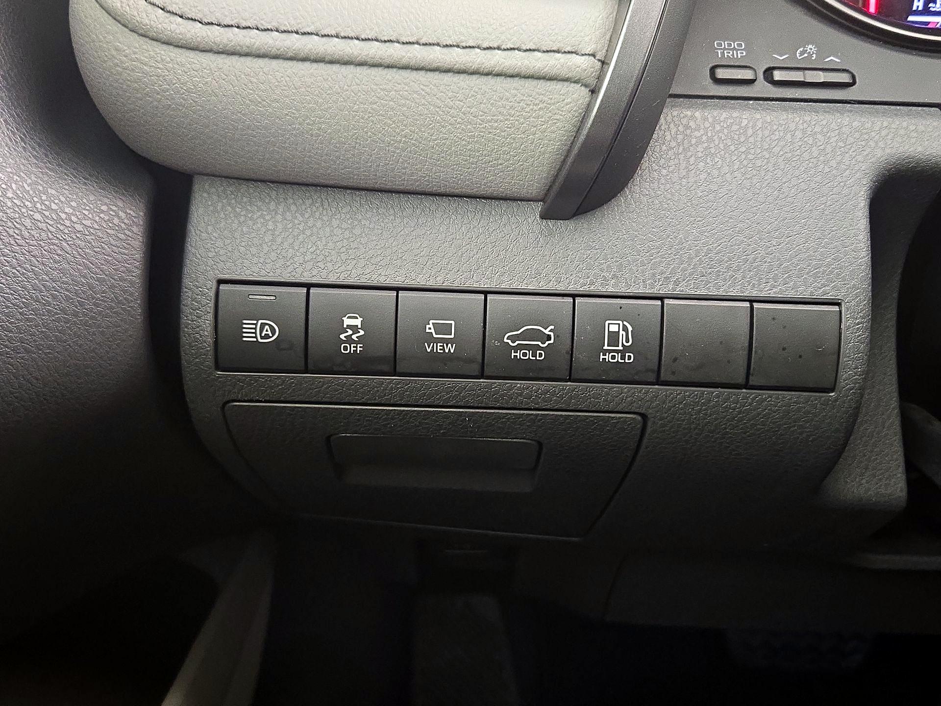 Thumbnail: 2021 Toyota Camry - 13