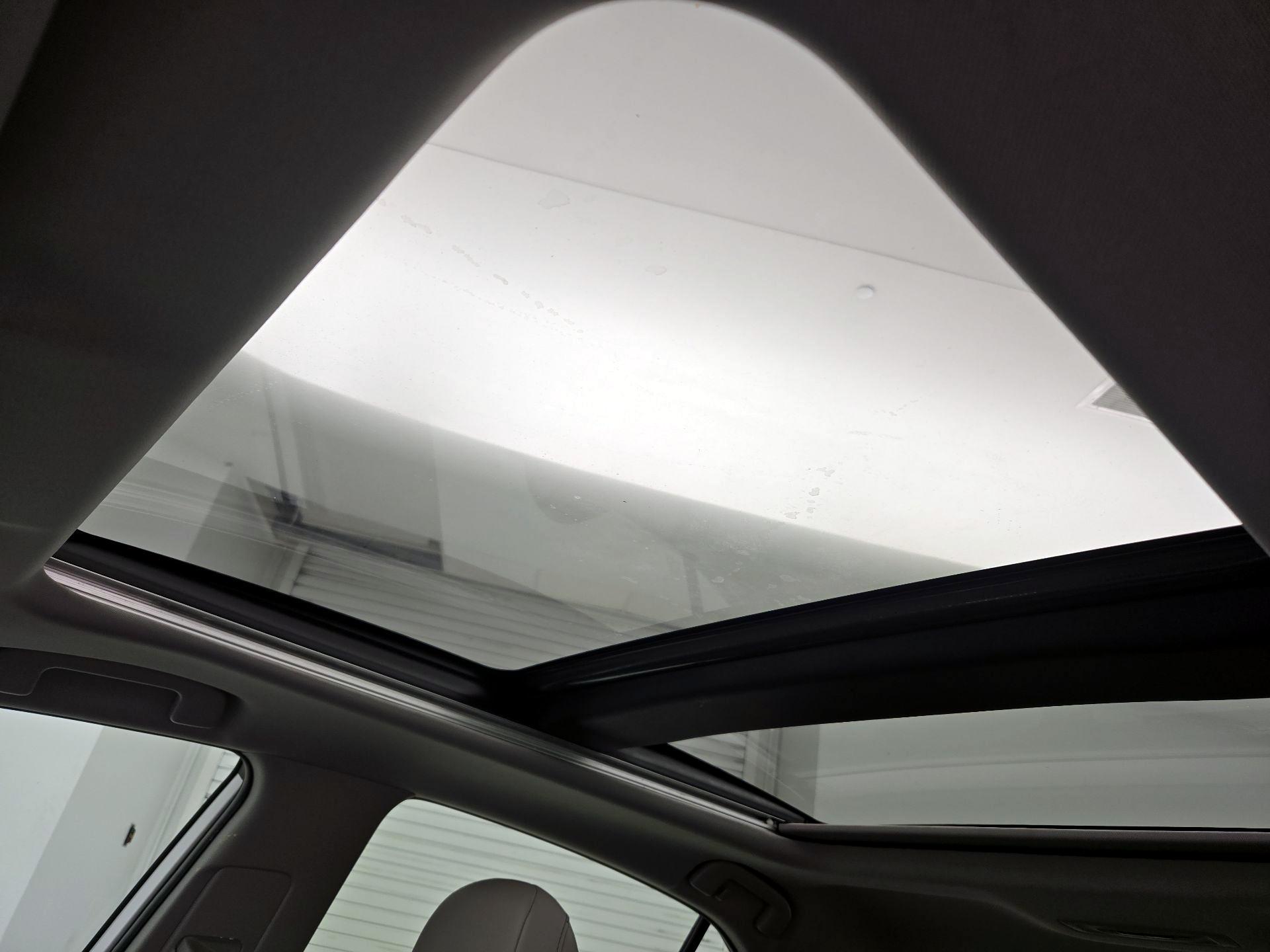 Thumbnail: 2021 Toyota Camry - 20