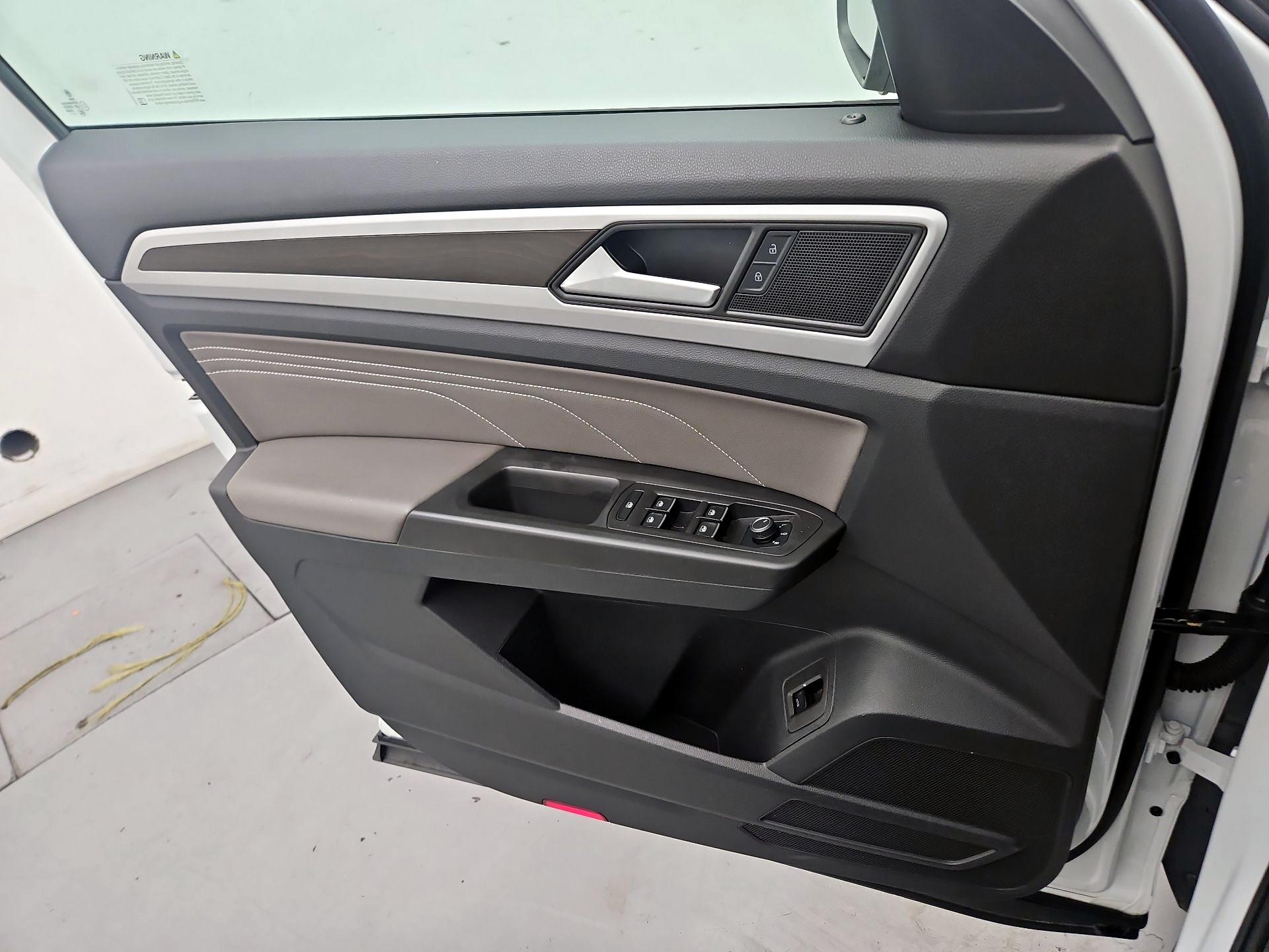 Thumbnail: 2023 Volkswagen Atlas - 12