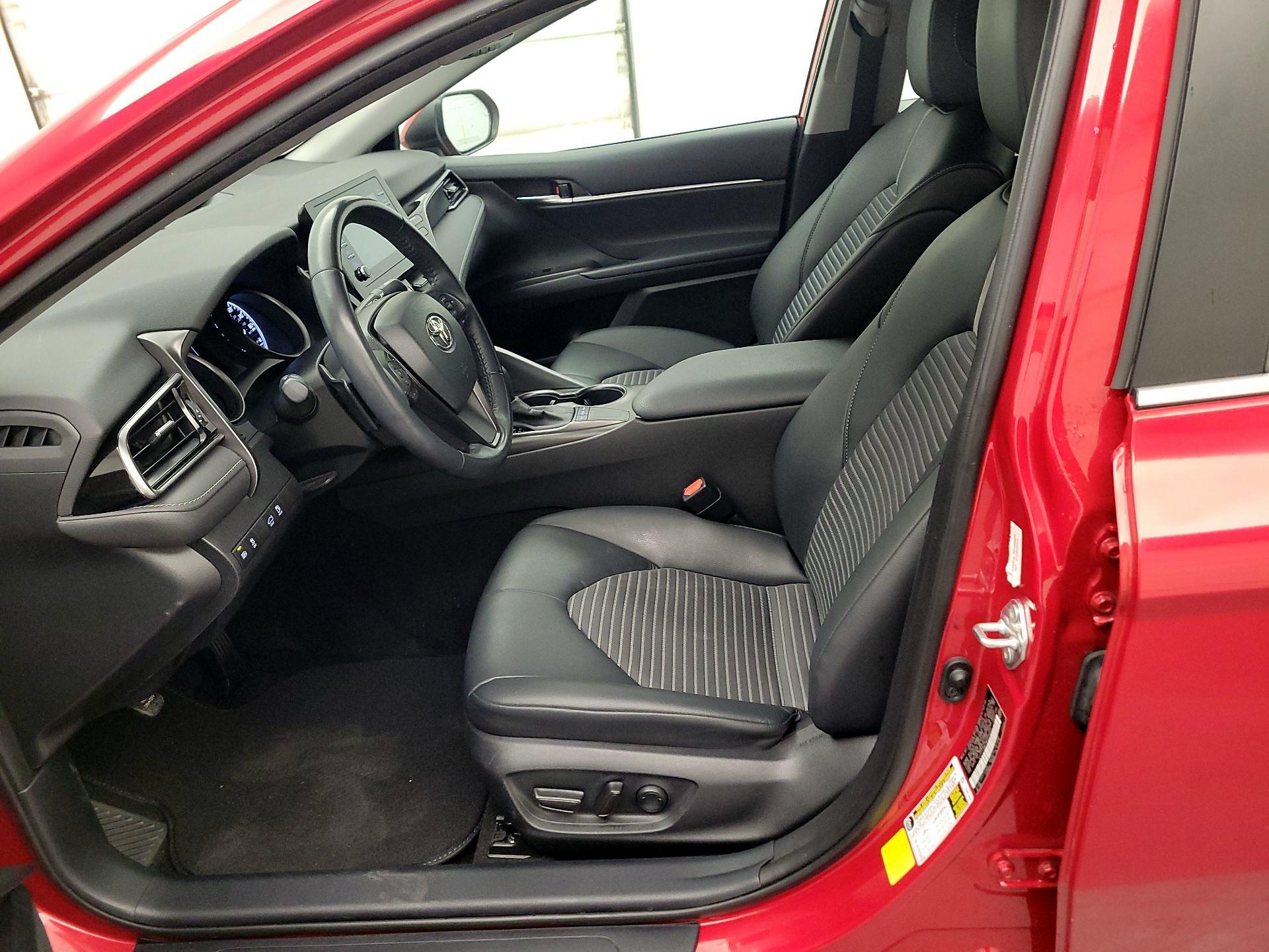 Thumbnail: 2022 Toyota Camry - 11