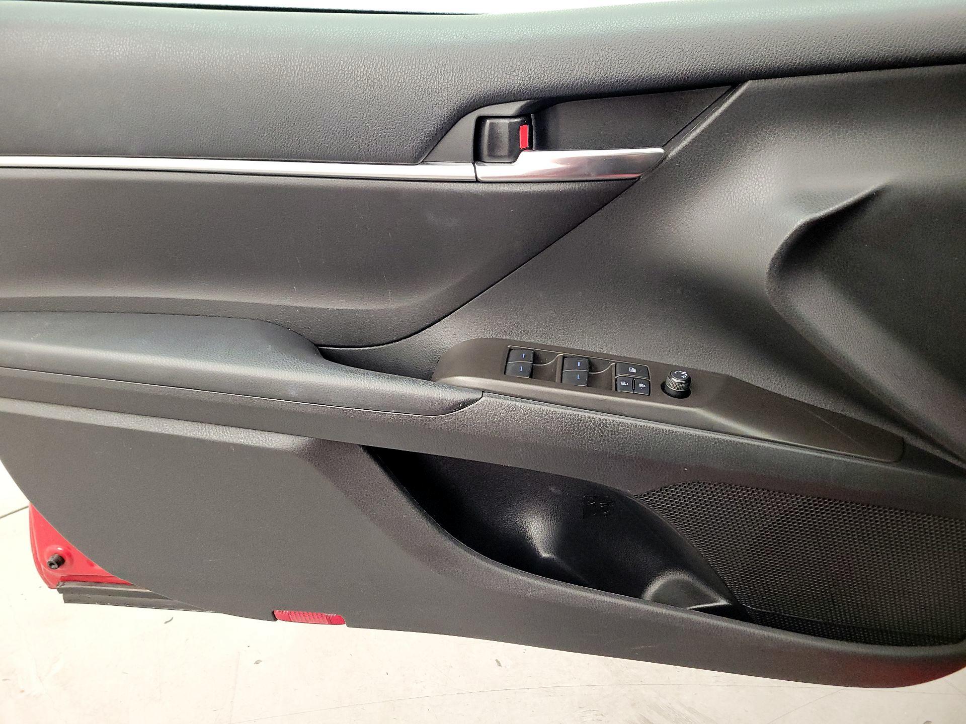 Thumbnail: 2022 Toyota Camry - 12