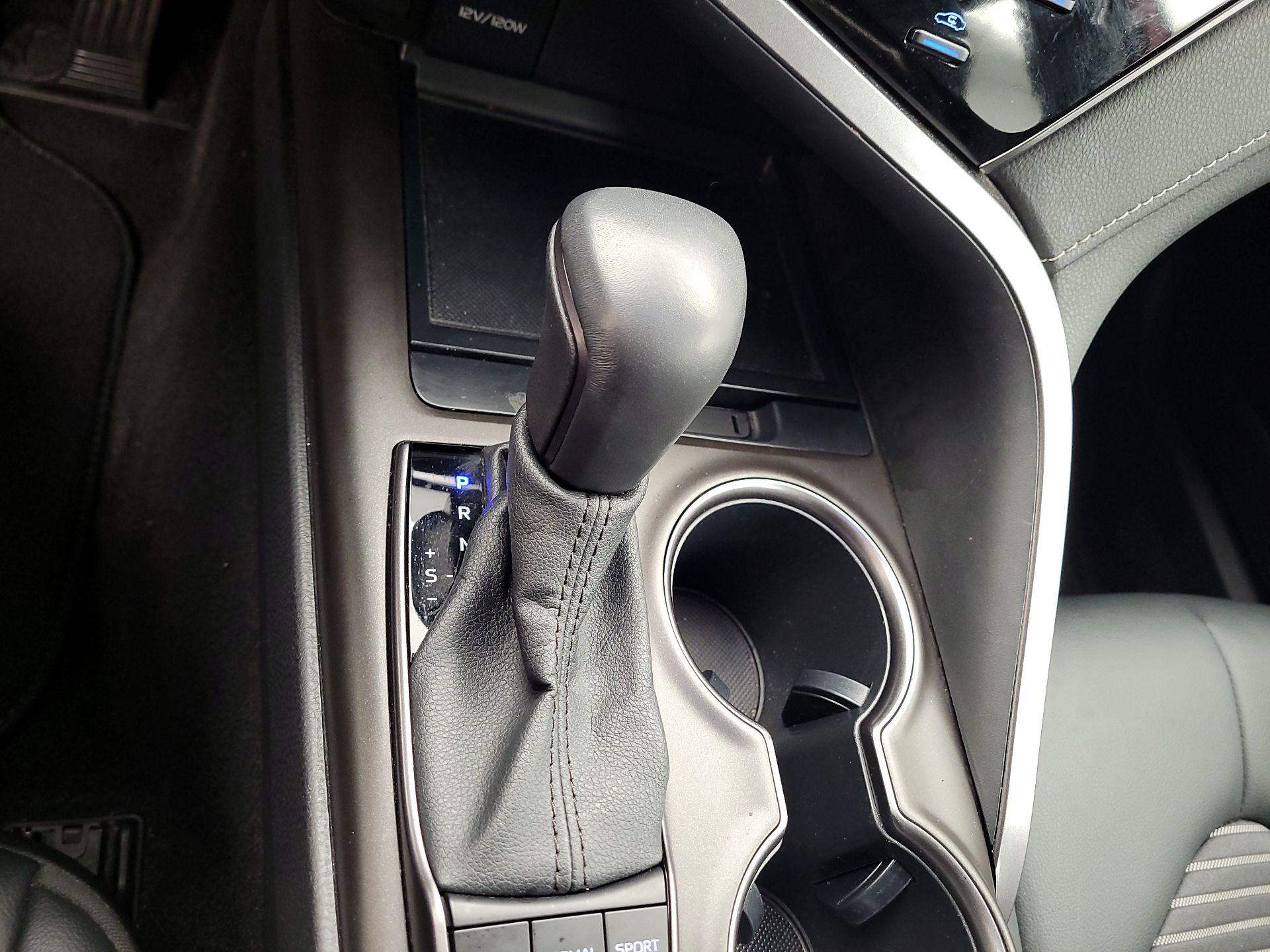 Thumbnail: 2022 Toyota Camry - 15