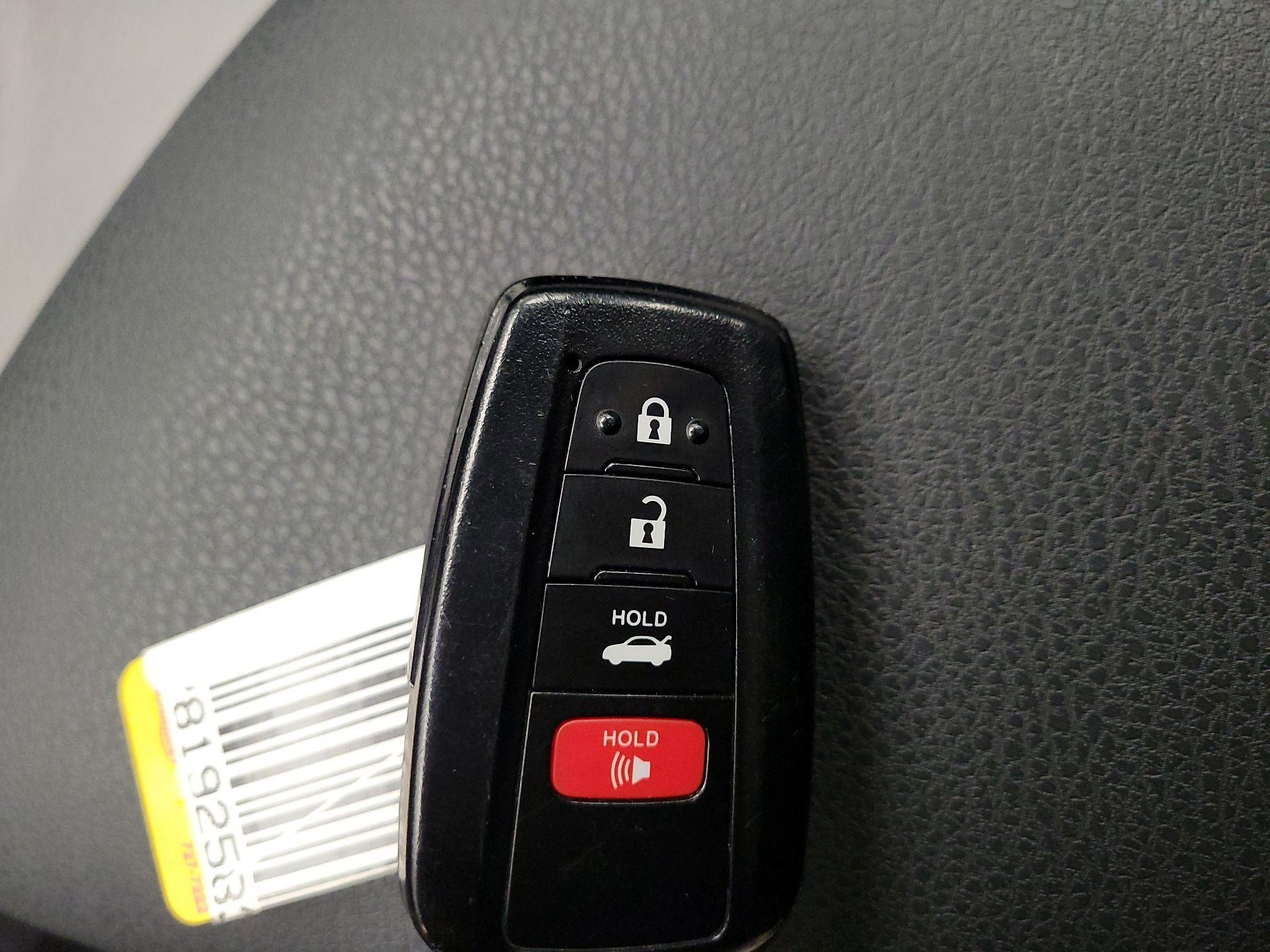 Thumbnail: 2022 Toyota Camry - 18