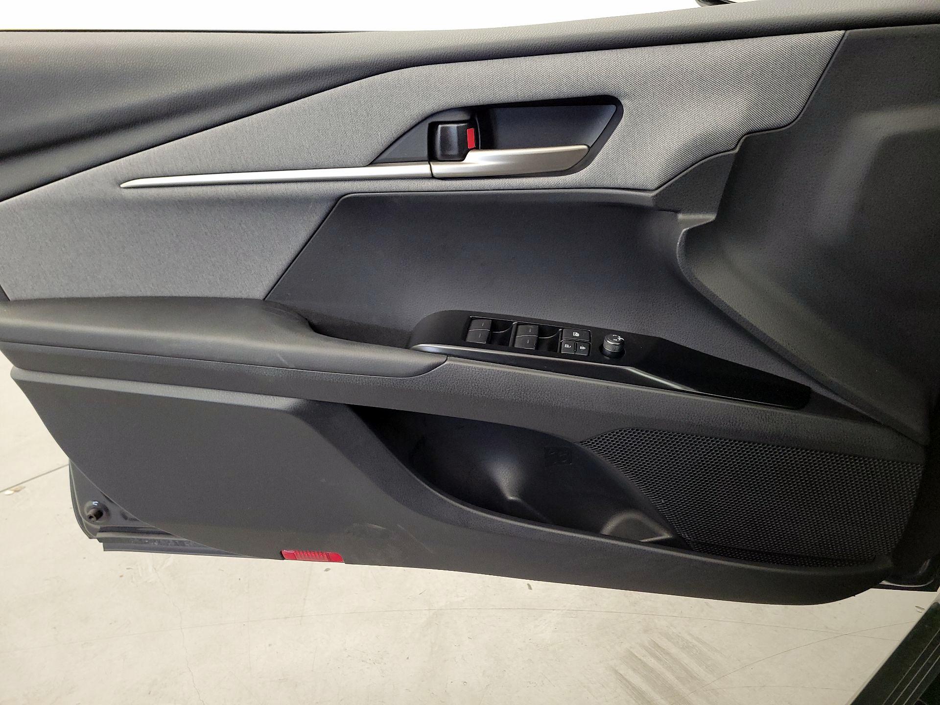 Thumbnail: 2025 Toyota Camry - 12