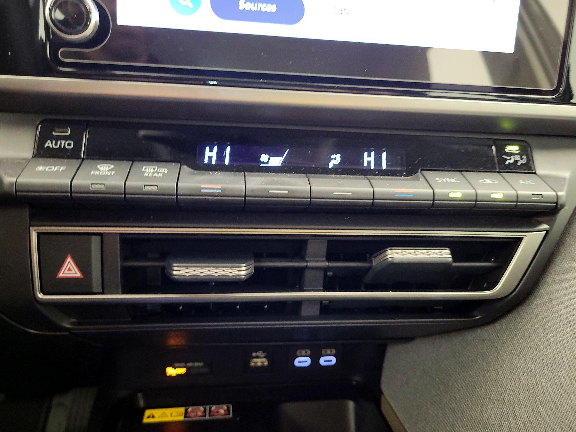 Thumbnail: 2025 Toyota Camry - 14