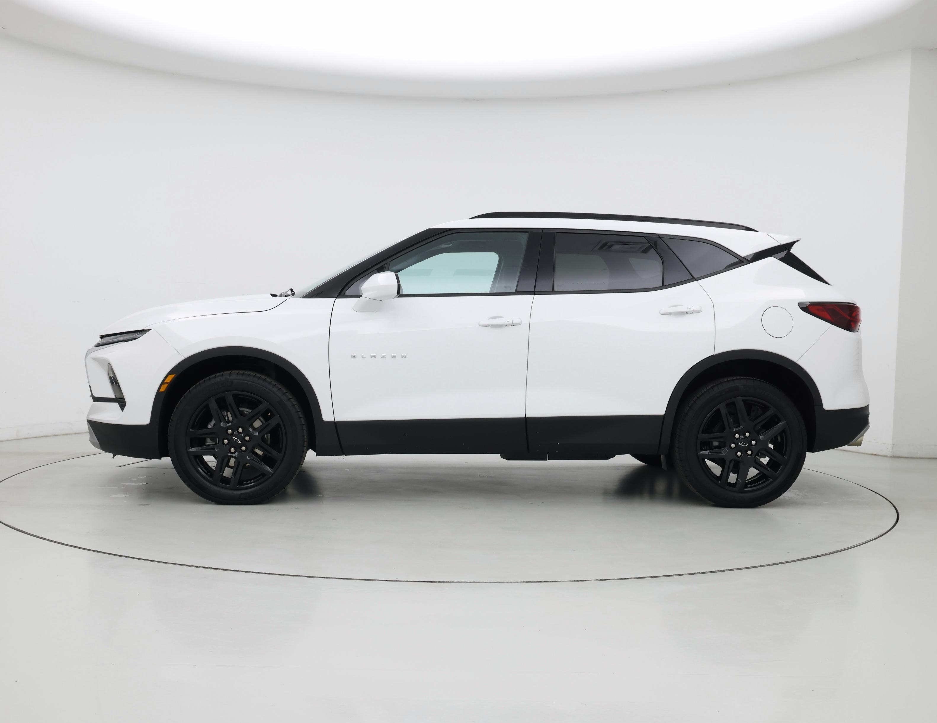 Thumbnail: 2023 Chevrolet Blazer - 3